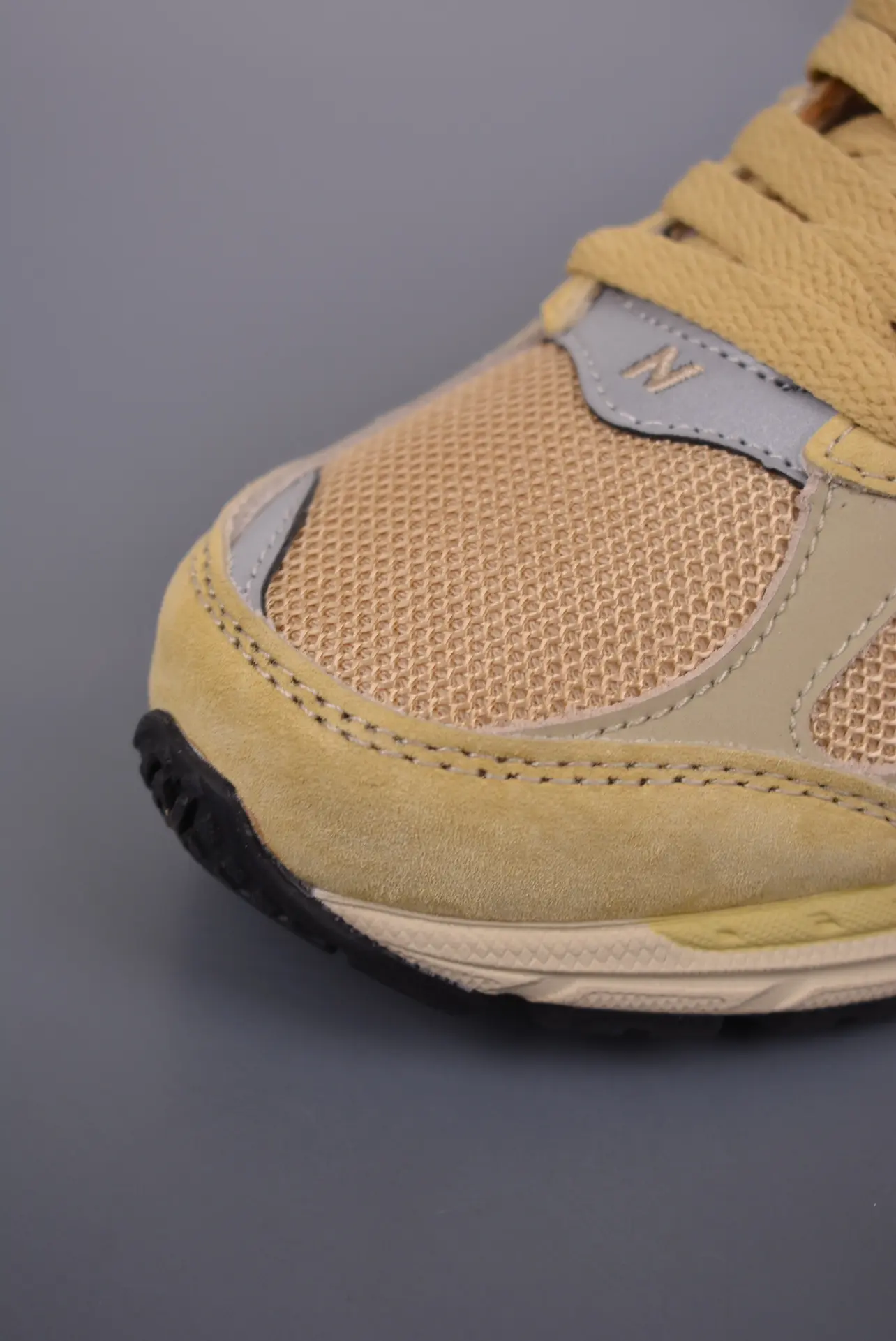 New Balance AURALEE x 2002R Sand Replica Review: Stylish Comfort | YtaYta