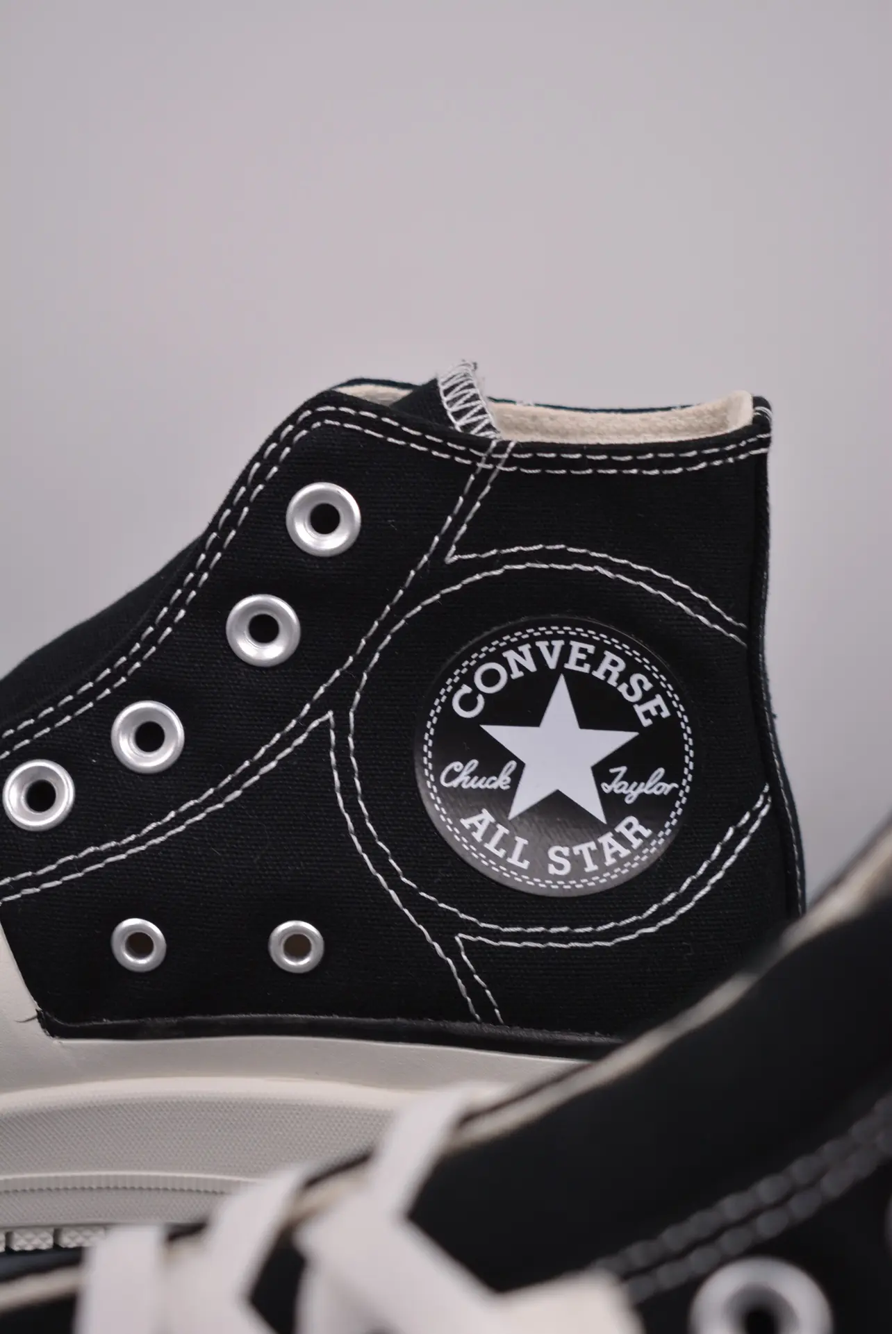 The Ultimate Guide to Converse Chuck Taylor All Star Construct: Black, Green, and White Variants | YtaYta