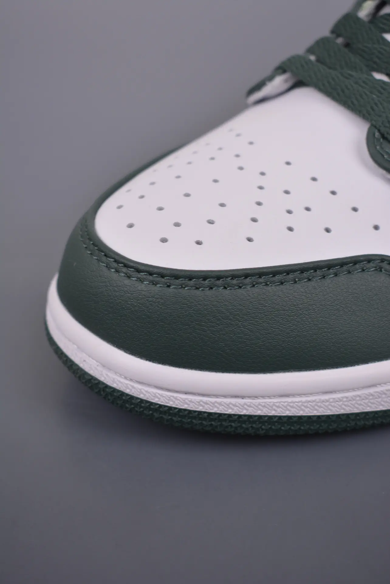 Green and White Jordans 1 Low Galactic Jade Replica Review | YtaYta