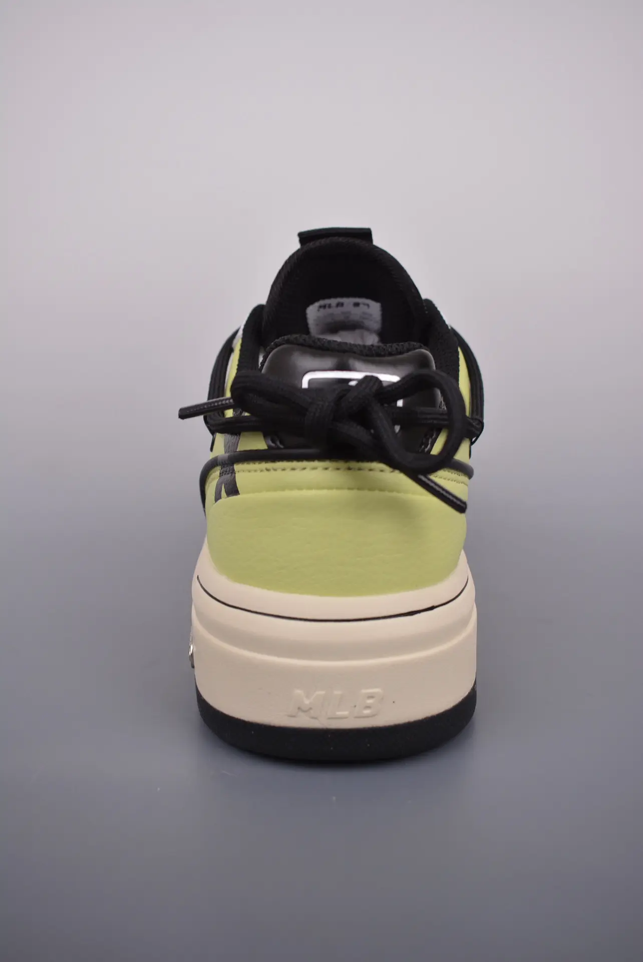 Replica Yeezy 18#RAP Shoes Review: Stylish and Affordable Alternatives | YtaYta