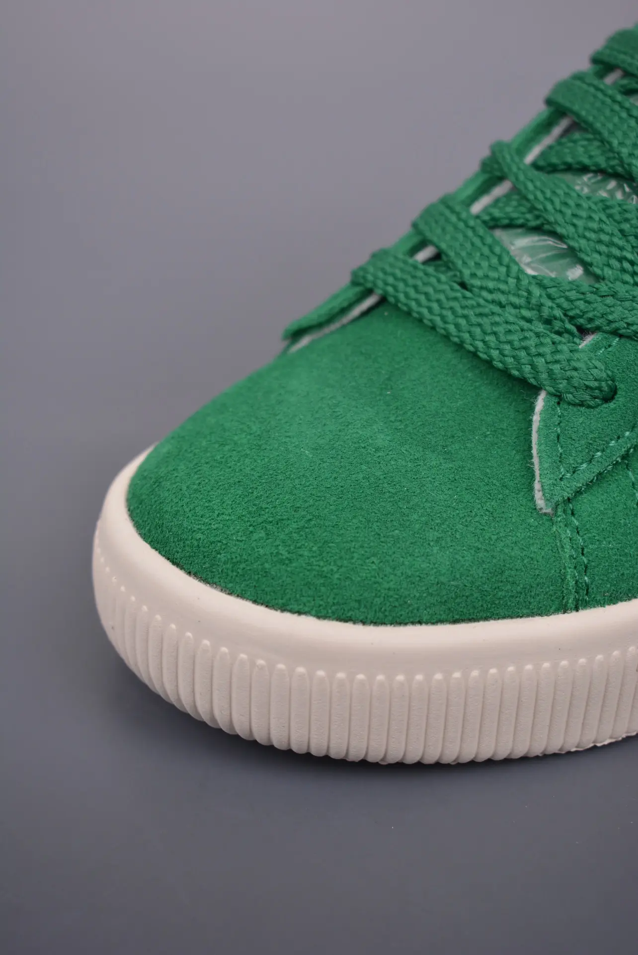 Puma Clyde OG Green/White Replica - A Comprehensive Review | YtaYta