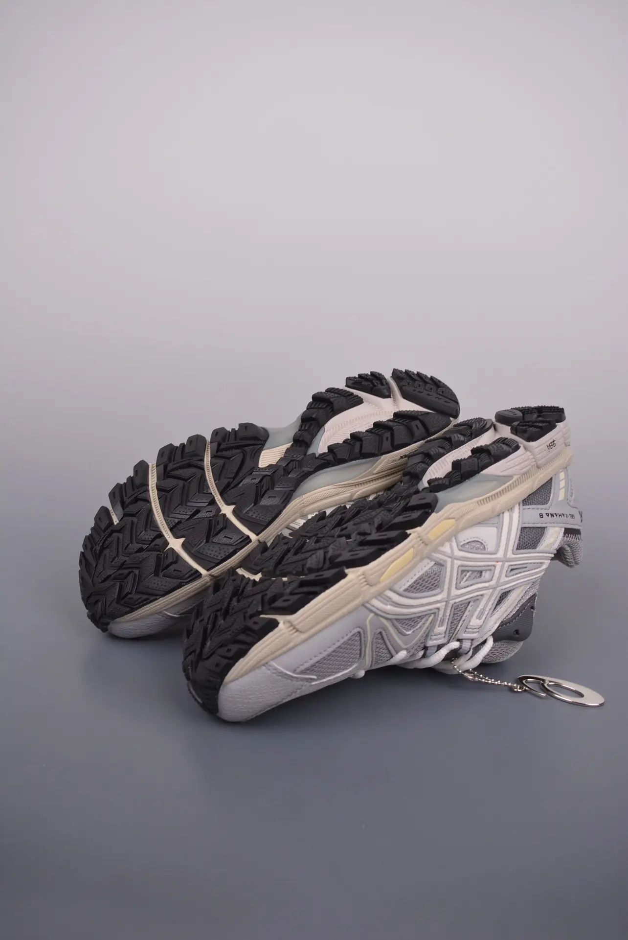 Replica Asics Gel Kahana 8 Review: An In-Depth Look at Quality and Style | YtaYta