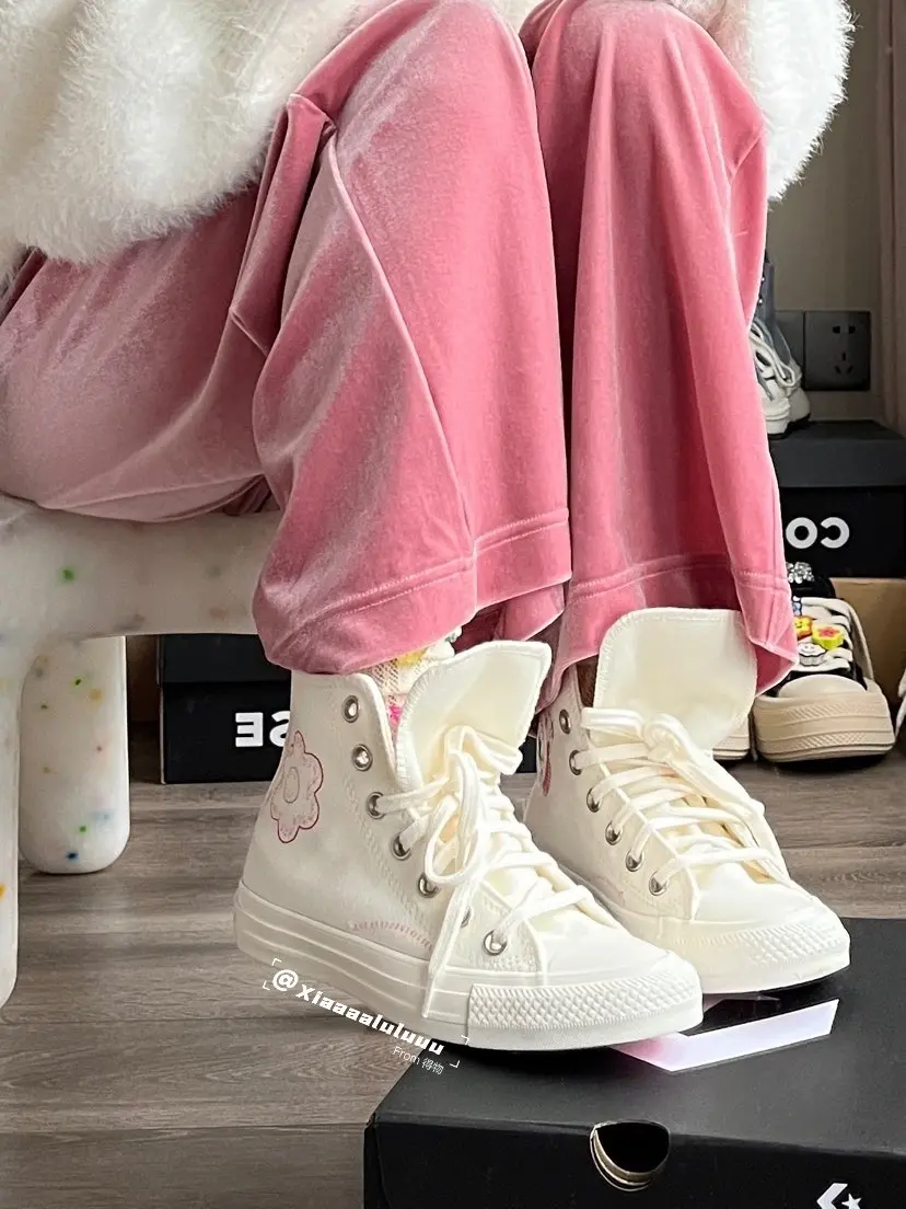 Unveiling the Best Replica Converse Sneakers: Valentine’s Day Collection & More | YtaYta