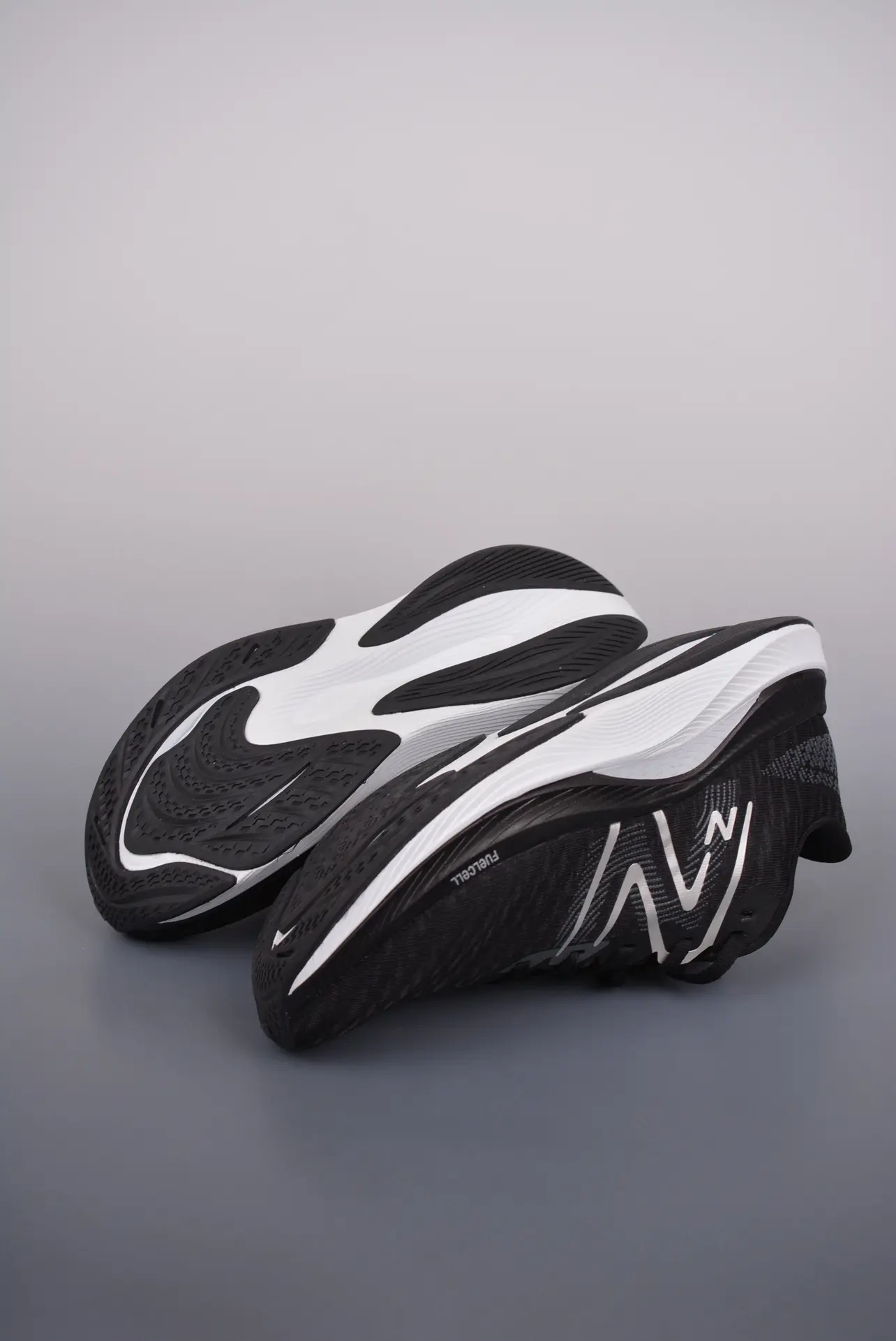 New Balance FuelCell Propel V4 Black/White - The Perfect Running Companion | YtaYta