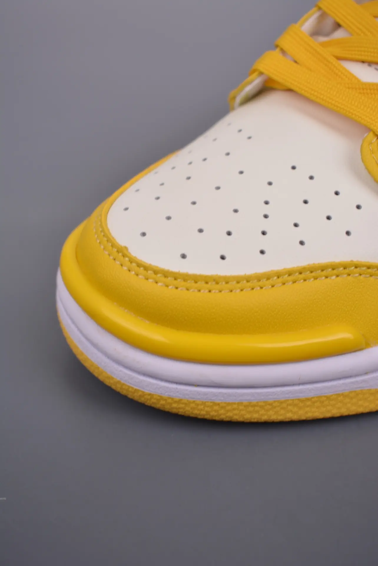 Nike Dunk Low Twist “Vivid Sulfur” - A Detailed Look at Replicas and Originals | YtaYta