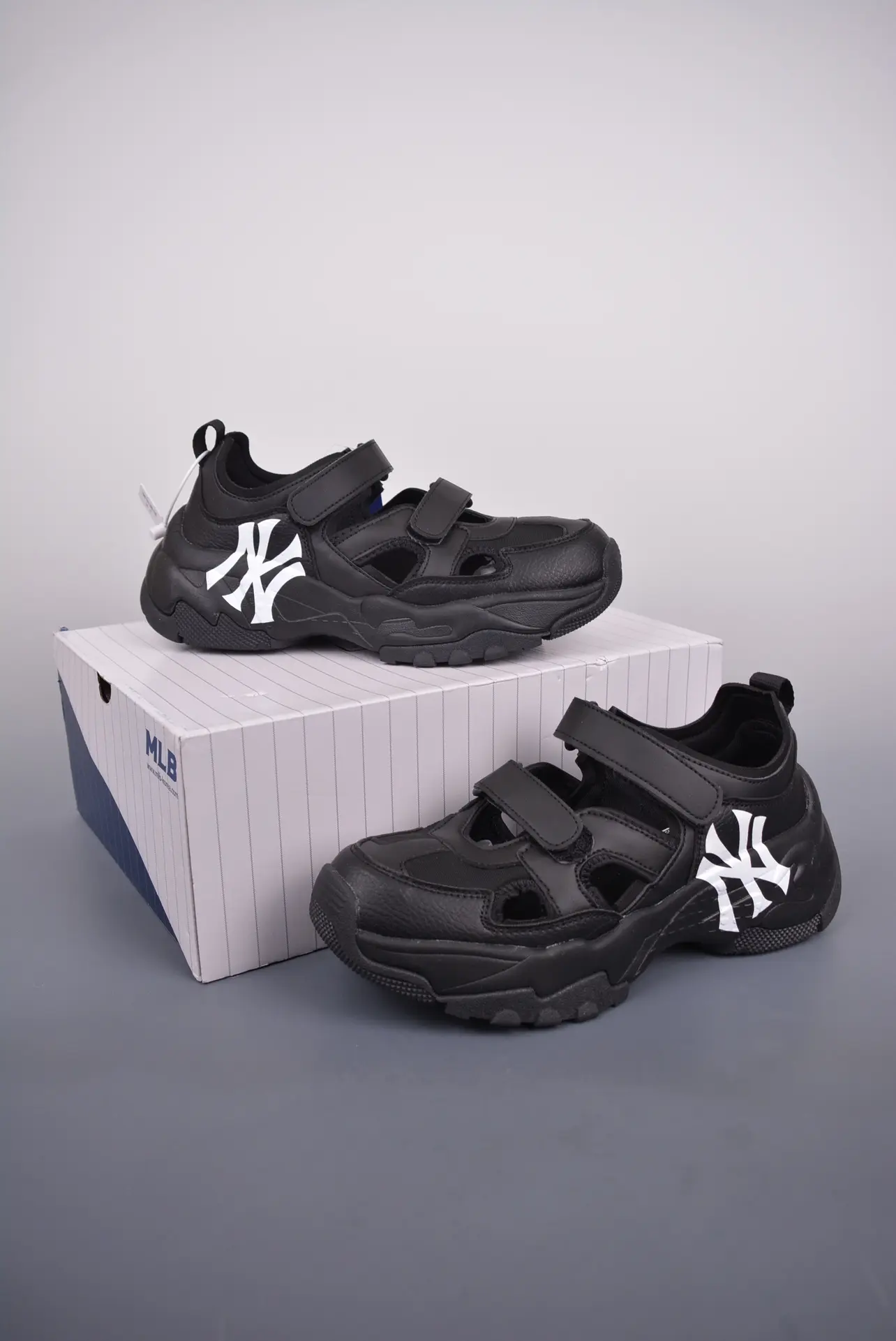 MLB Big Ball Chunky Mask York Yankees Sandal Shoes - A Comprehensive Review | YtaYta