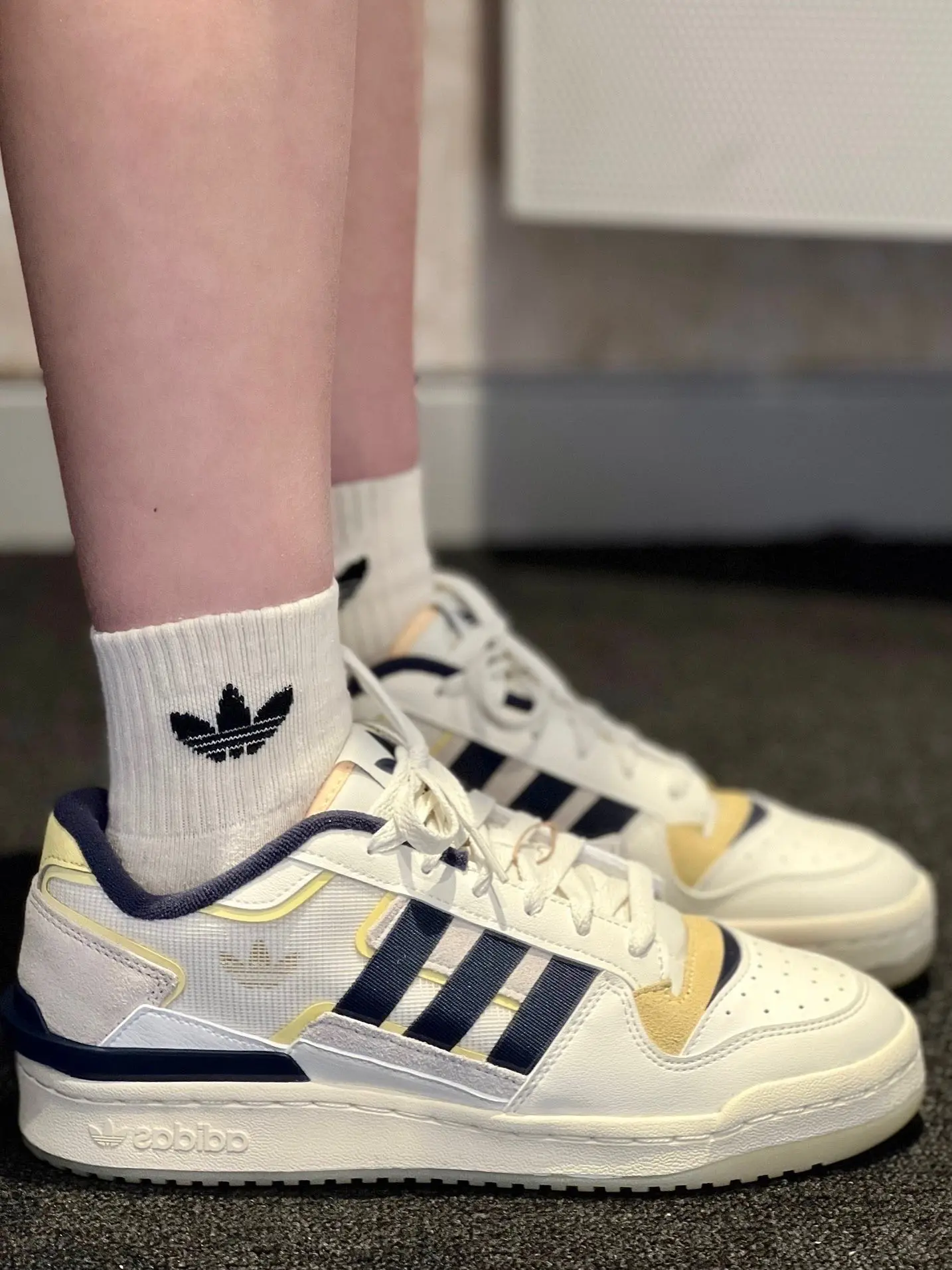 Adidas Forum Exhibit Low Off White Shadow Navy Replica: Quality and Style at an Affordable Price | YtaYta