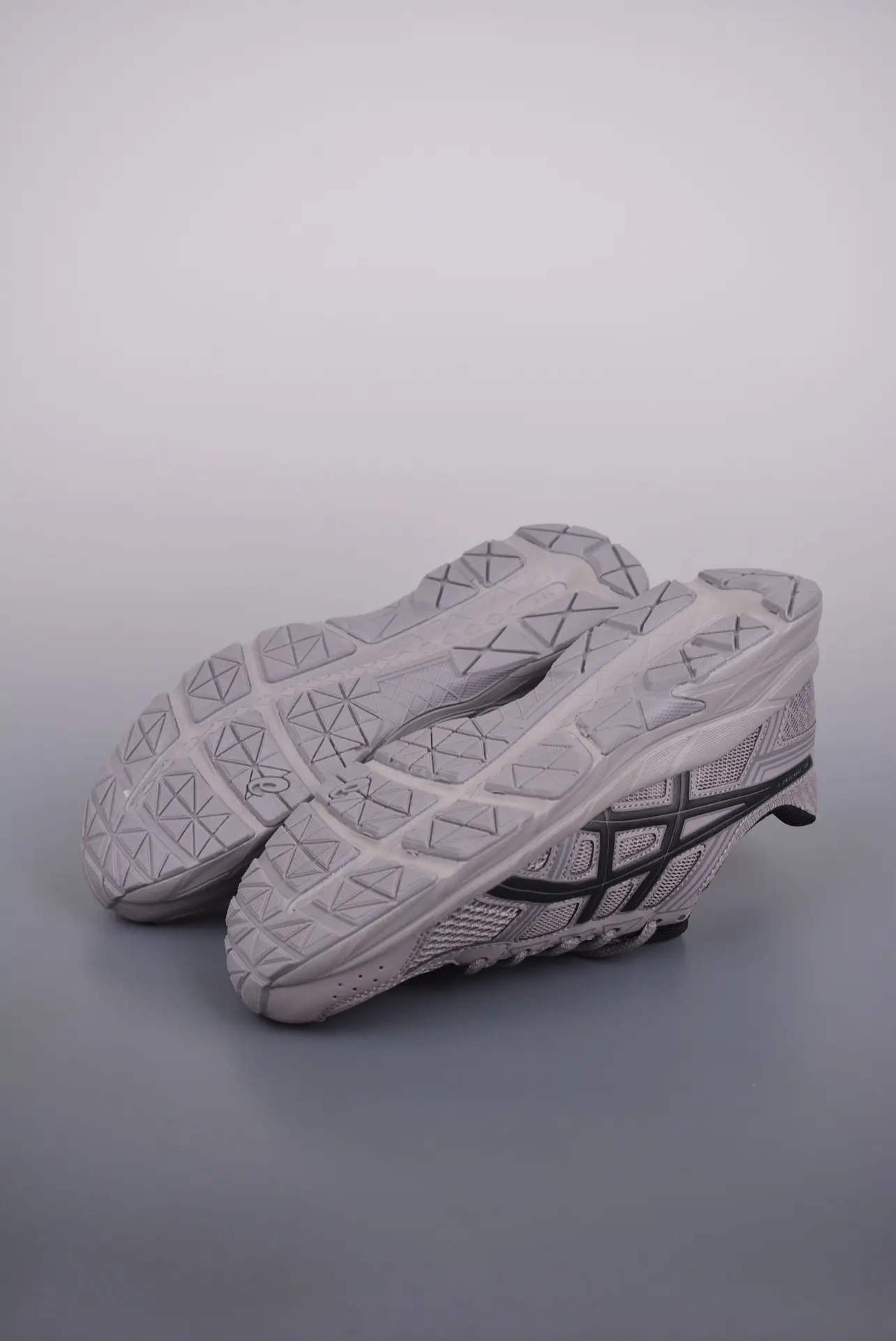 ASICS Gel-Contend 4 Grey/Black Running Shoes Replica Review | YtaYta