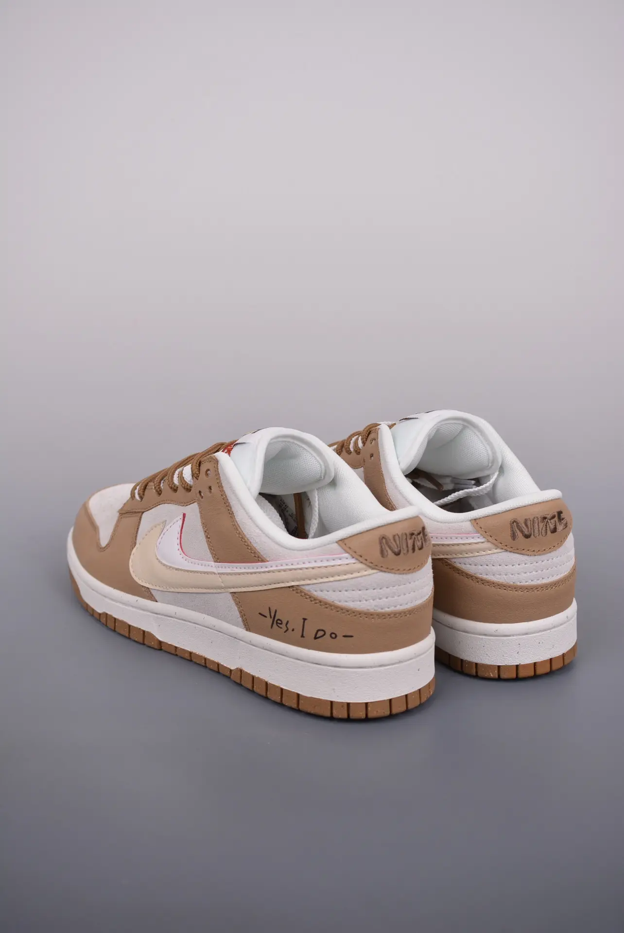 Nike SB Dunk LOW Trainer - Leather Pink for Women (Replica) | YtaYta