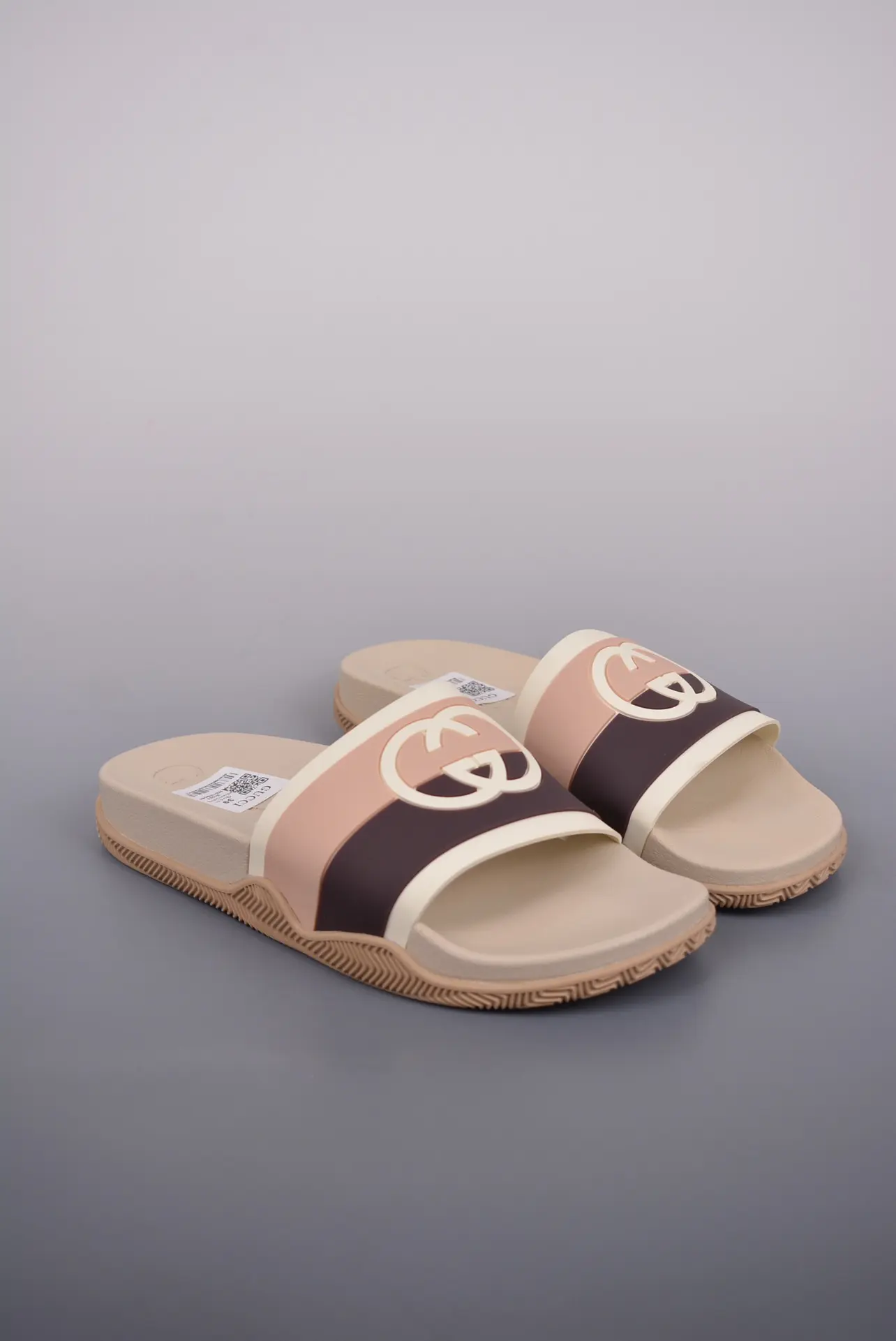 Gucci Interlocking G Replica Slides in Beige - Unisex Rubber Slippers | YtaYta