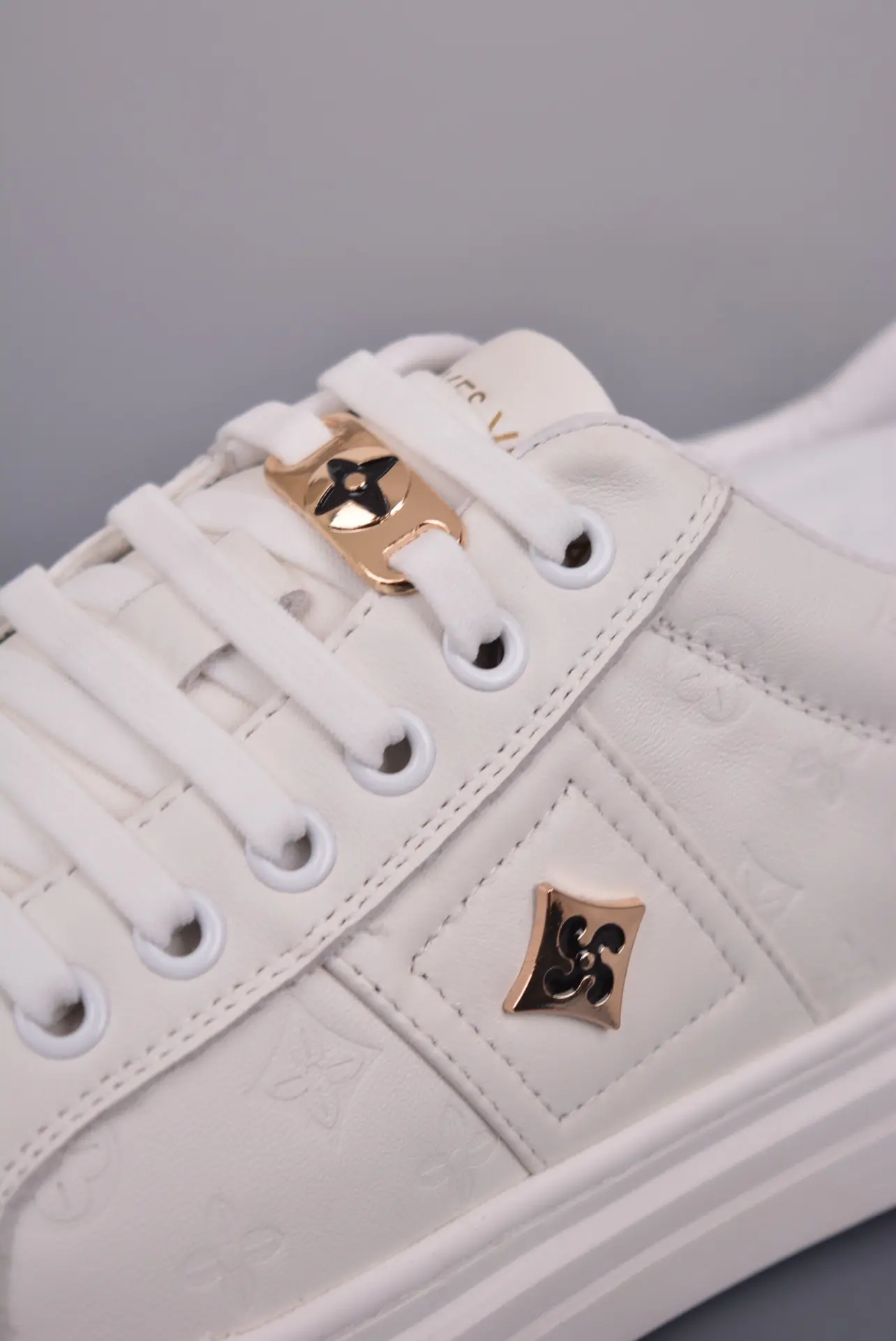 Louis Vuitton Marseille 21 Unisex Recycled Vegan Trainers - Polar White Zach Footwear: A Luxurious Alternative | YtaYta