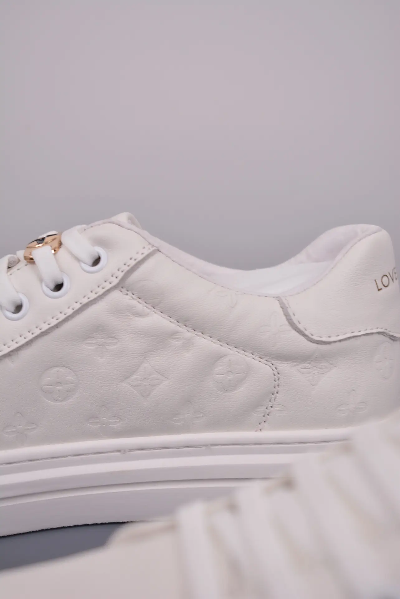 Louis Vuitton Marseille 21 Unisex Recycled Vegan Trainers - Polar White Zach Footwear: A Luxurious Alternative | YtaYta