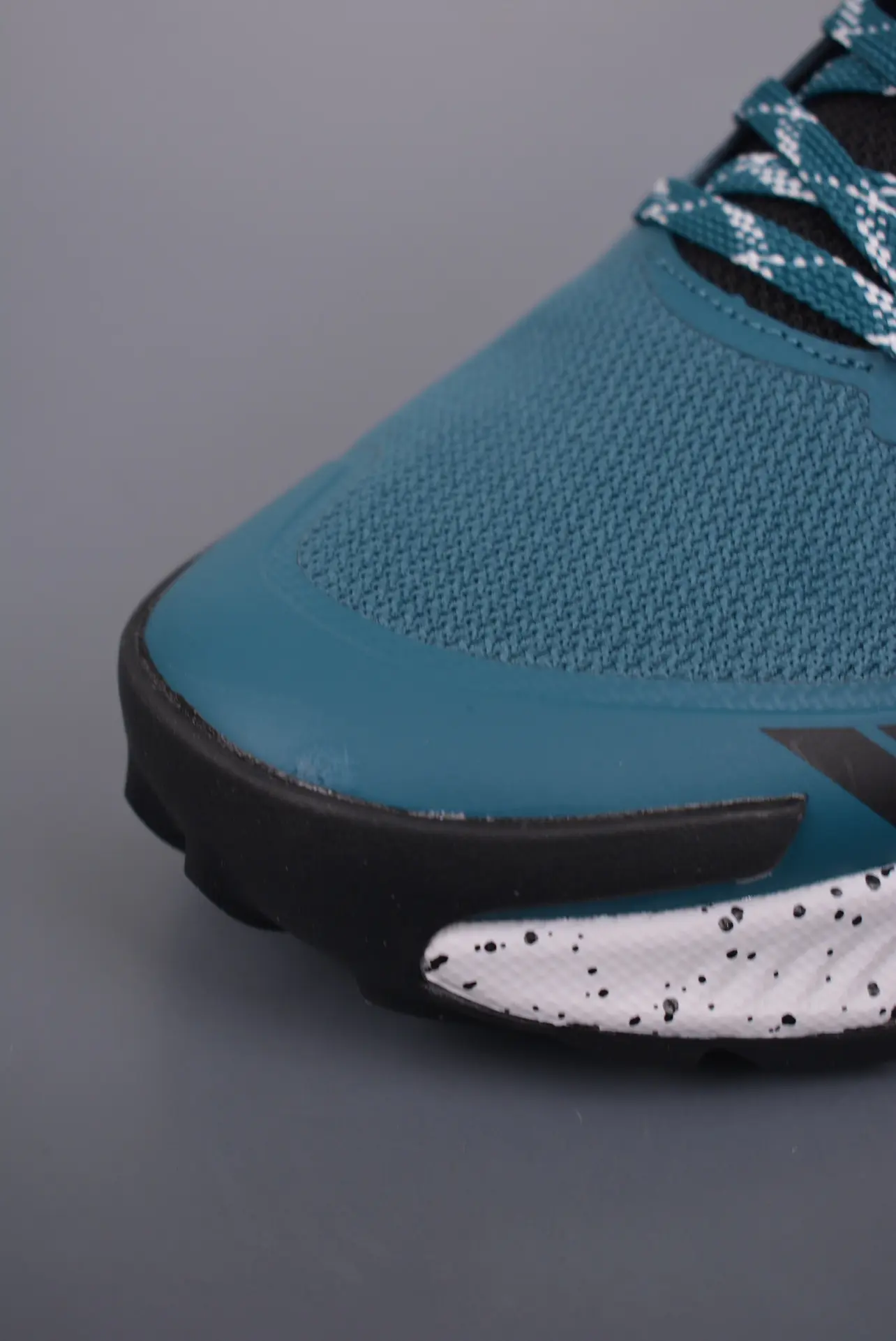 Replica Under Armour Micro G Kilchis Sneakers in Static Blue: A Comprehensive Review | YtaYta