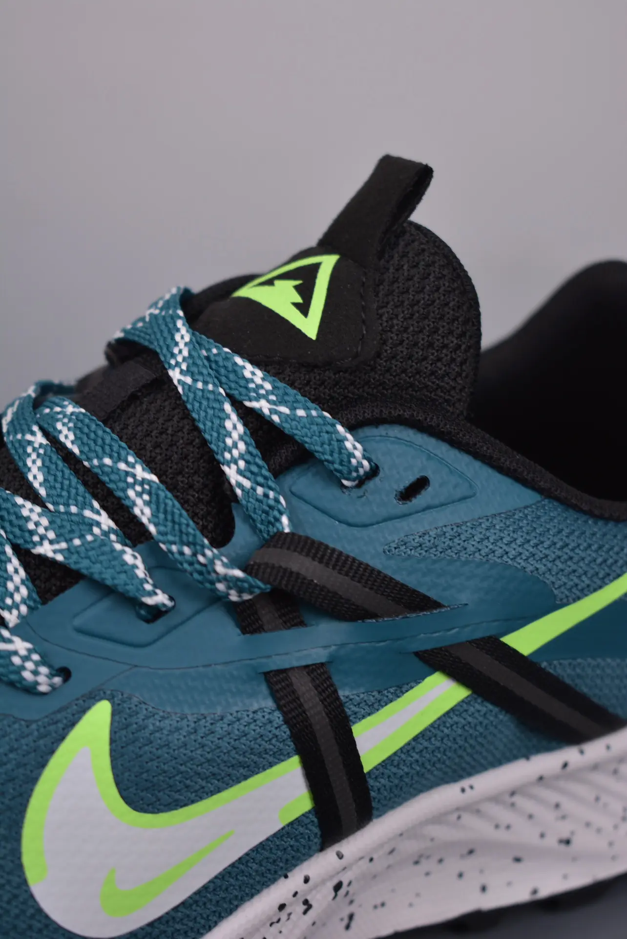 Replica Under Armour Micro G Kilchis Sneakers in Static Blue: A Comprehensive Review | YtaYta