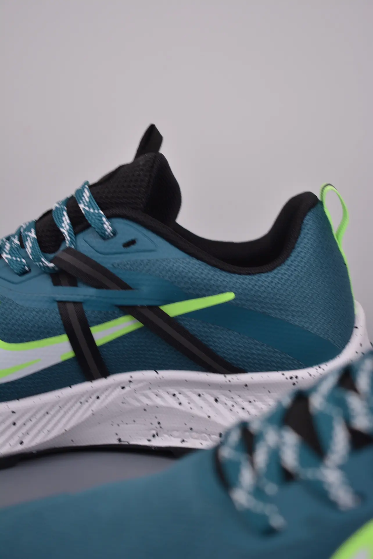 Replica Under Armour Micro G Kilchis Sneakers in Static Blue: A Comprehensive Review | YtaYta