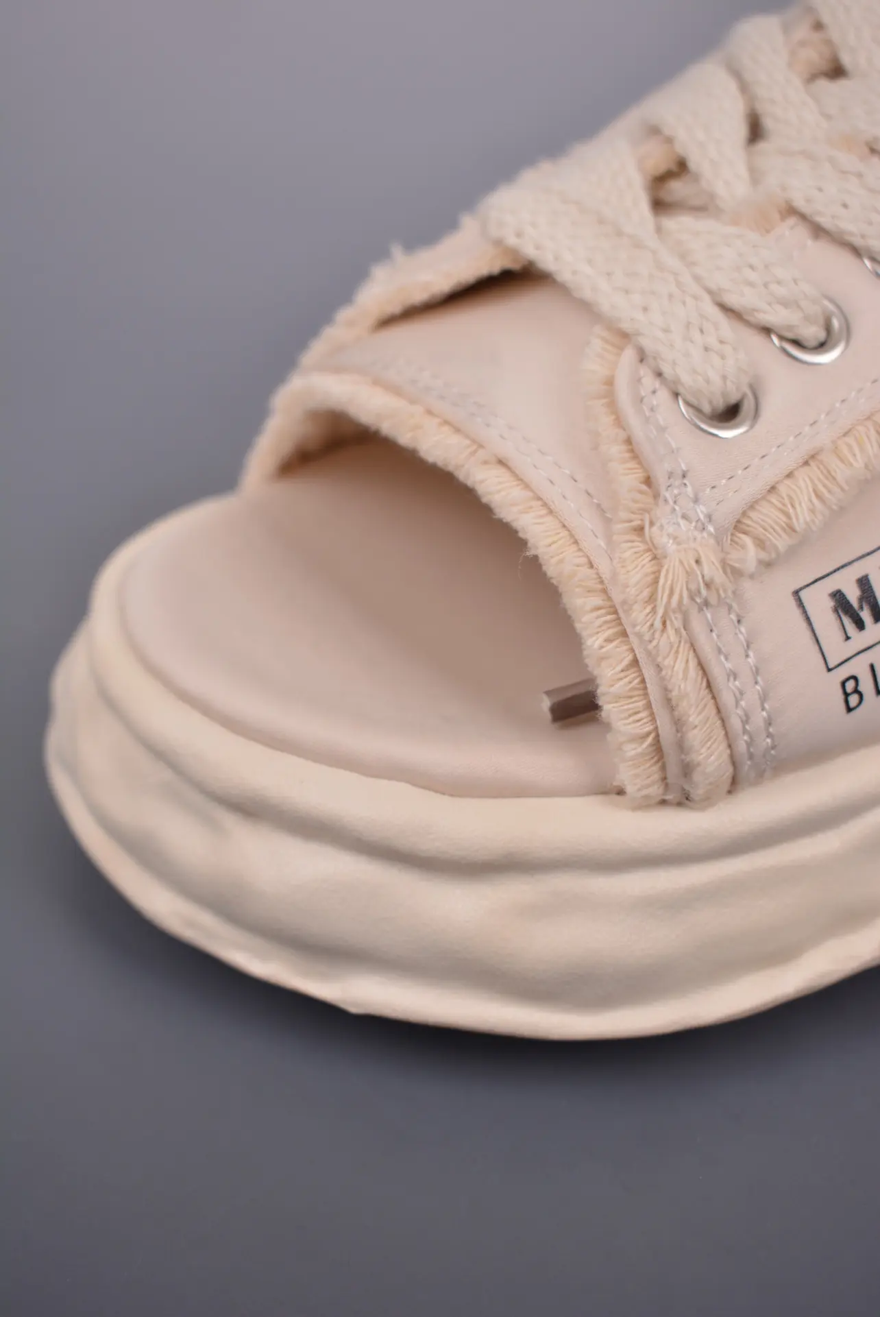 Maison Mihara Yasuhiro Wayne Graffiti Platform Slippers - Replicas | YtaYta