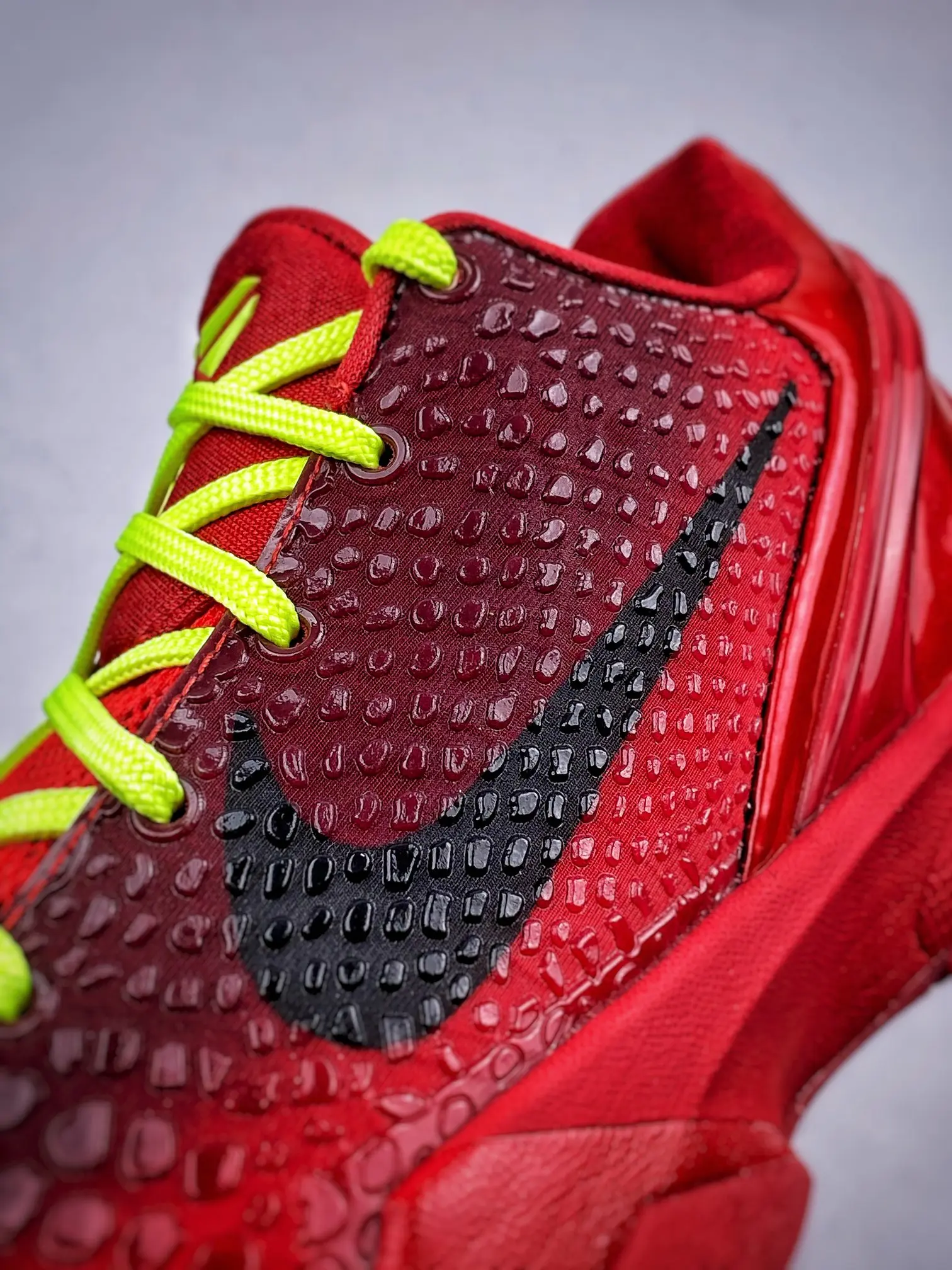 Kobe 6 Protro 'Reverse Grinch' - A Comprehensive Look at the Replica Sneaker | YtaYta