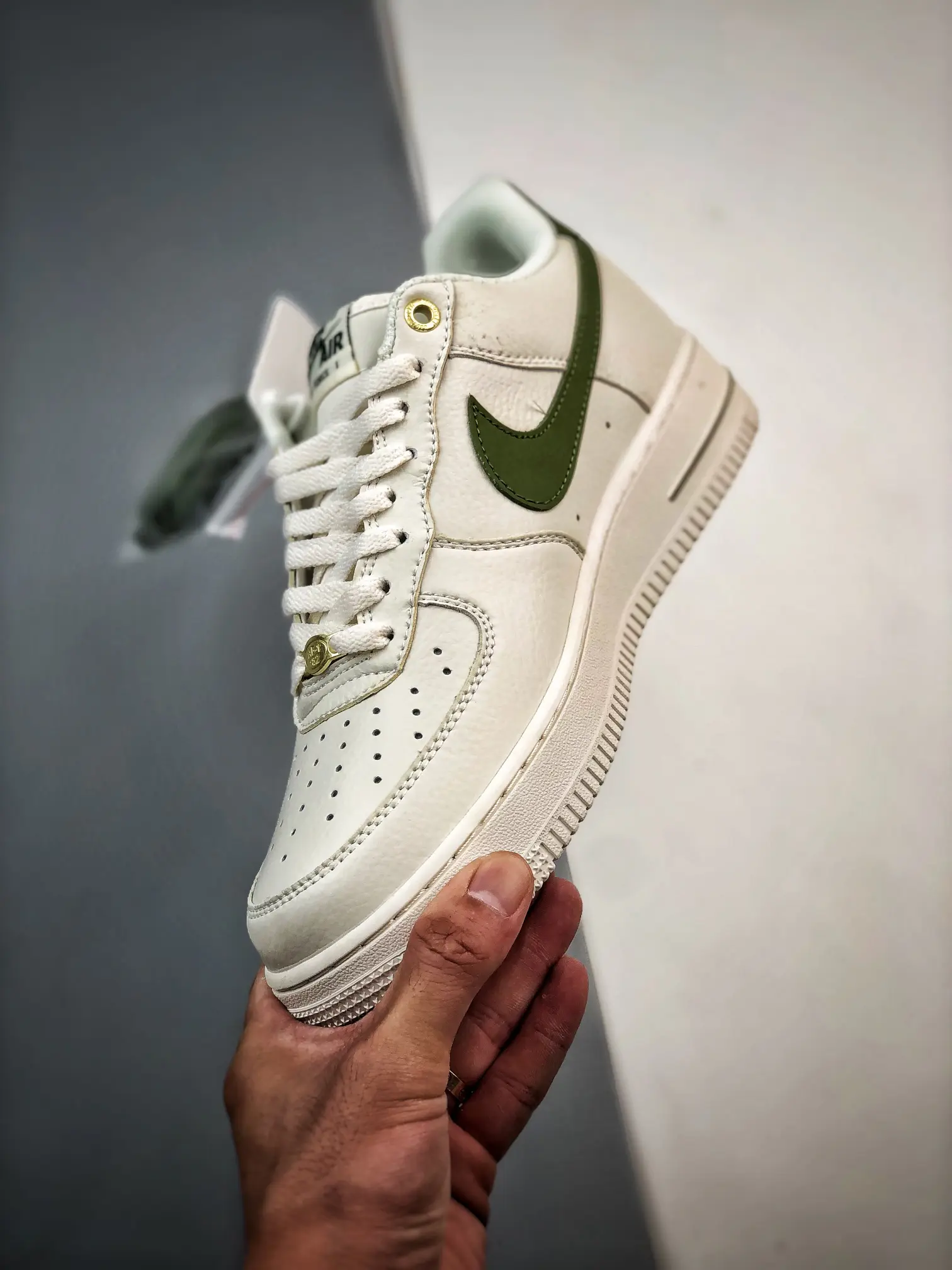 The Ultimate Guide to Customizing and Lacing Nike Air Force 1s: From Replicas to Anniversary Editions | YtaYta