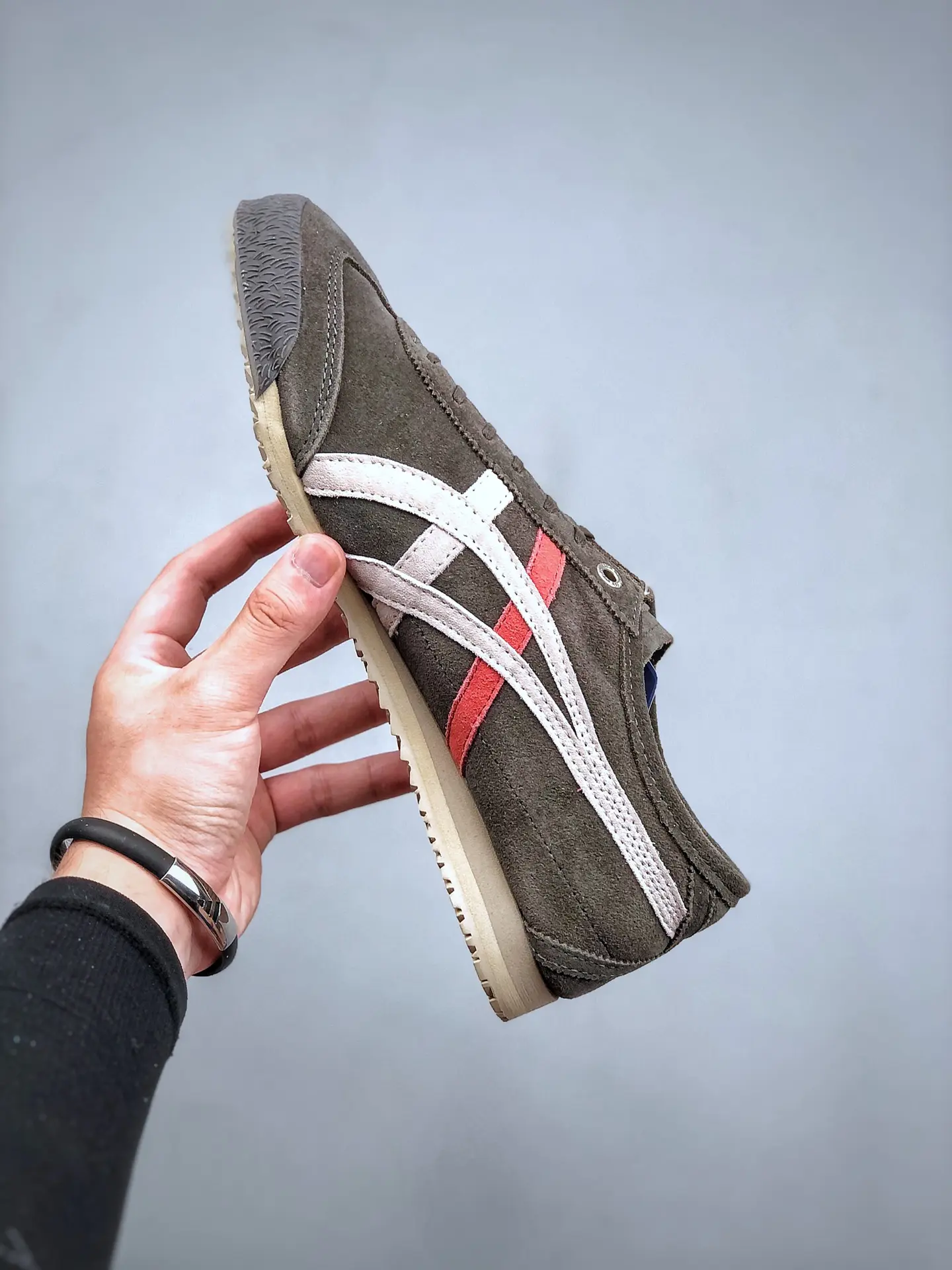 Discovering the Charm of Replica Onitsuka Tiger Mexico 66 SD Shoes | YtaYta