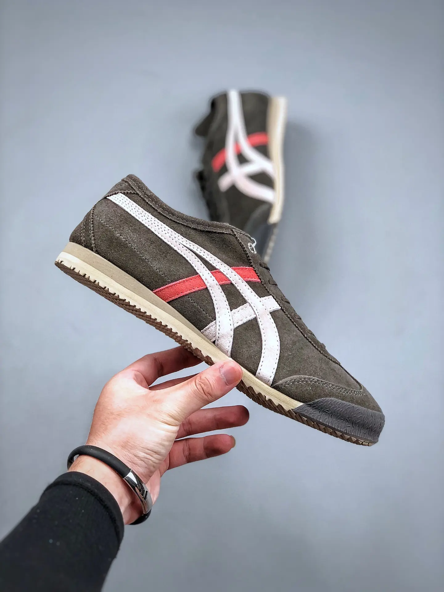 Discovering the Charm of Replica Onitsuka Tiger Mexico 66 SD Shoes | YtaYta