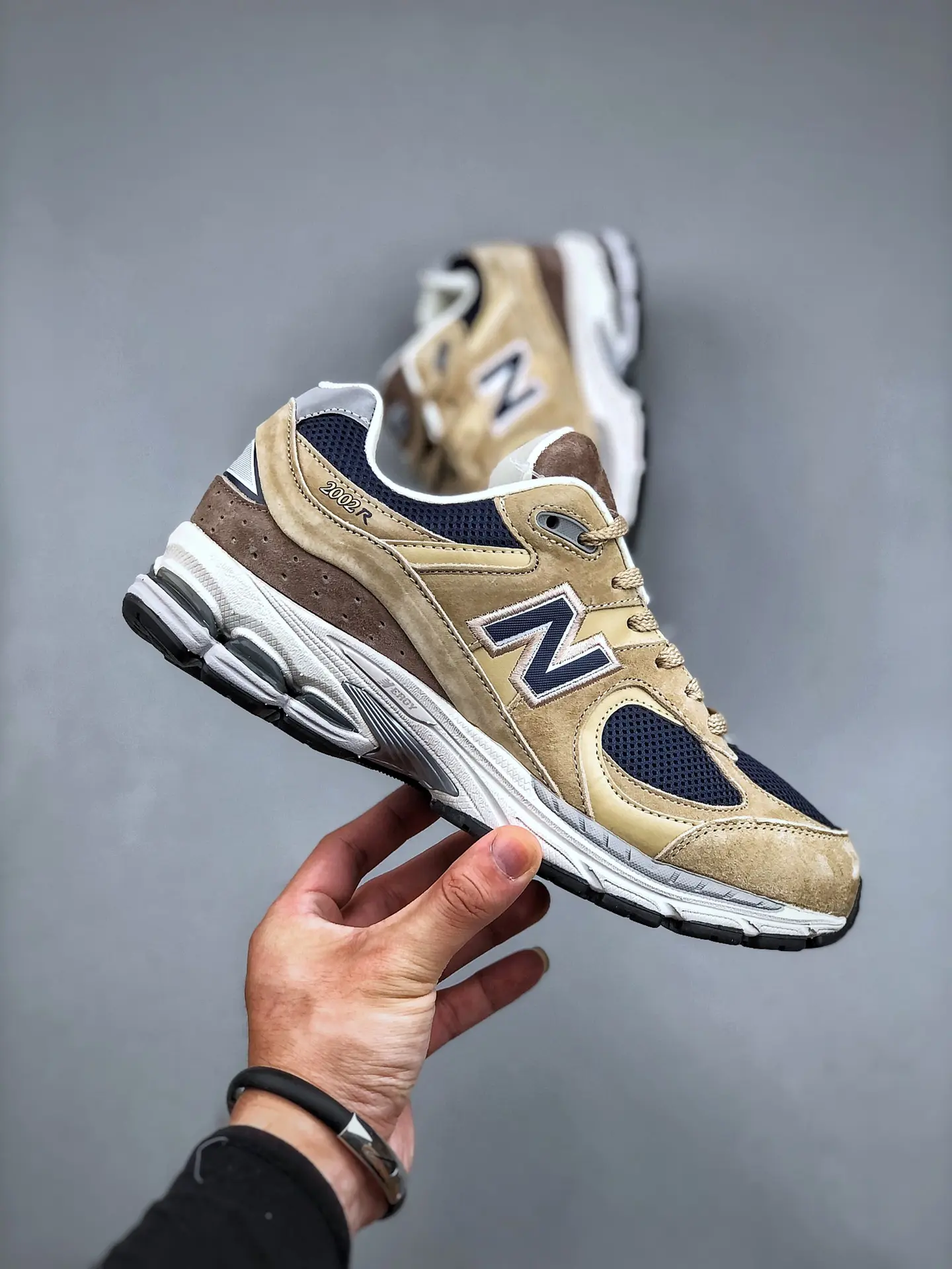 New Balance 2002R Brown Navy Replica: Style and Comfort | YtaYta