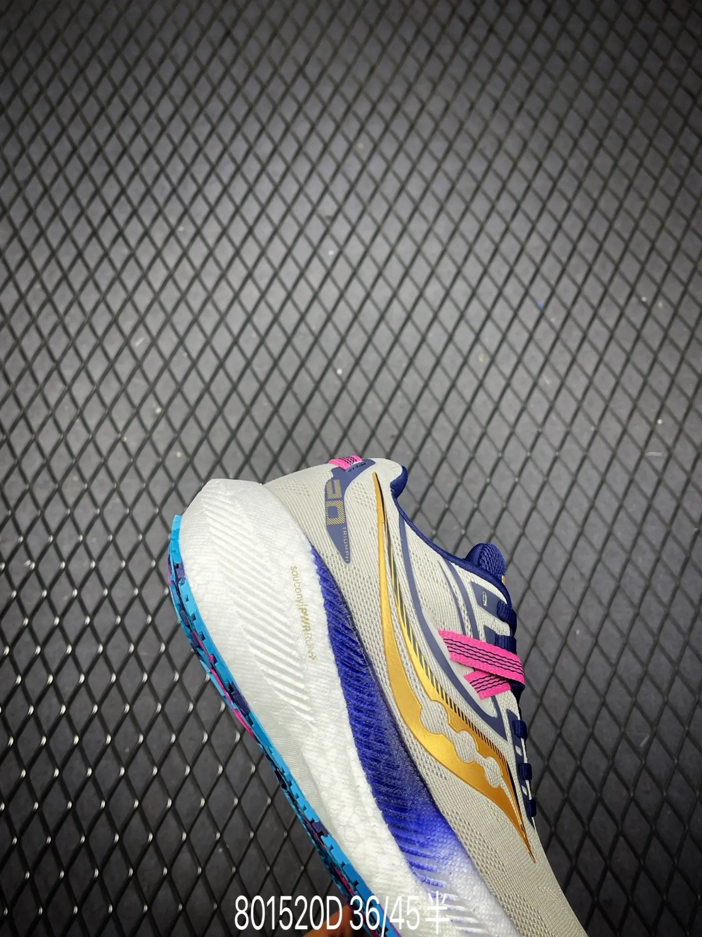 Saucony Triumph 20 Prospect Glass Running Shoes: Authentic vs. Replicas | YtaYta