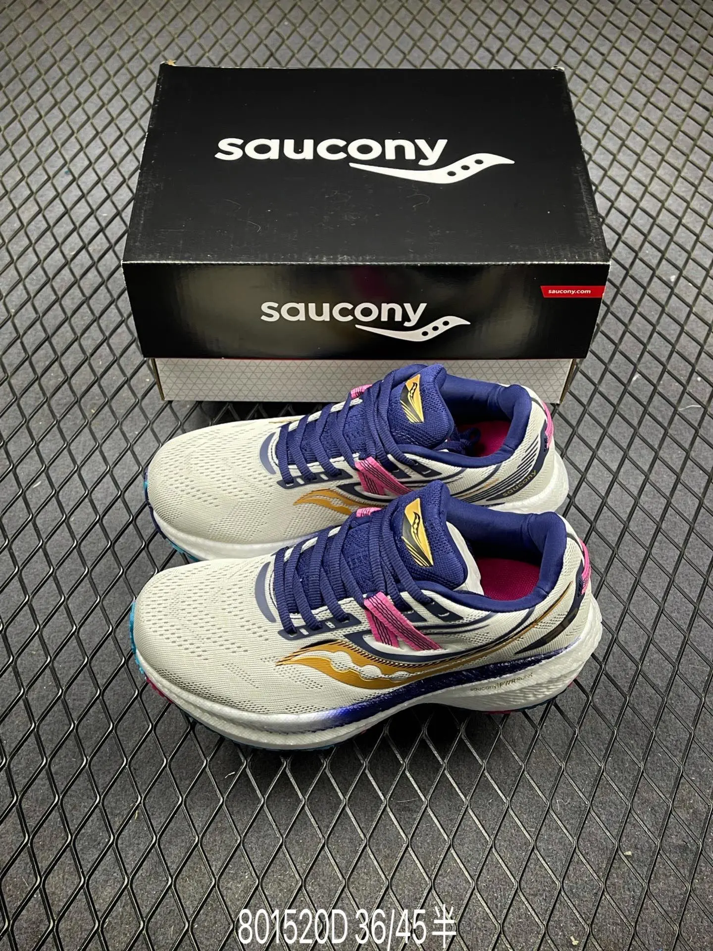 Saucony Triumph 20 Prospect Glass Running Shoes: Authentic vs. Replicas | YtaYta