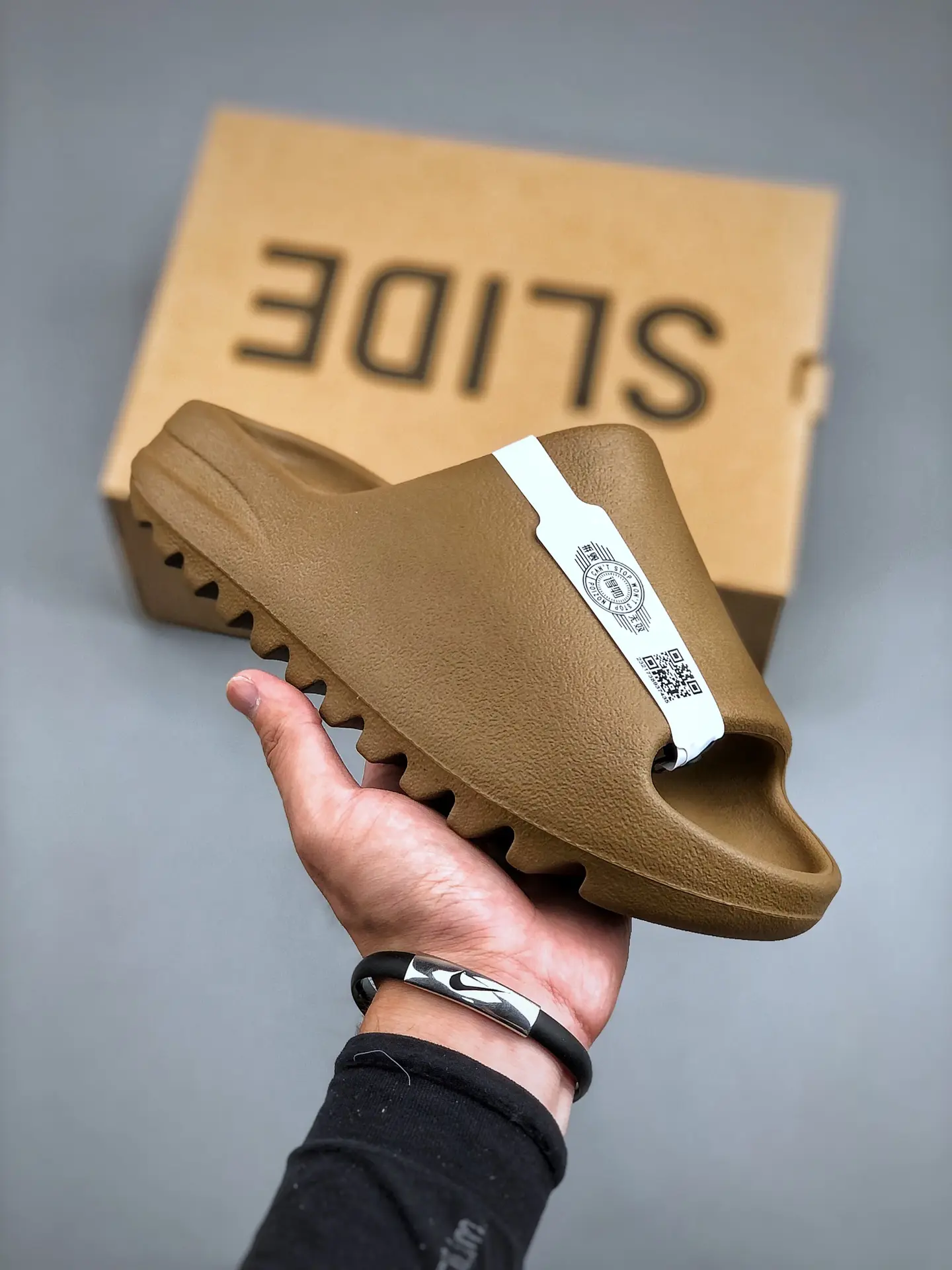 The Ultimate Guide to Replica Yeezy Slides: Colors, Reviews, and More | YtaYta