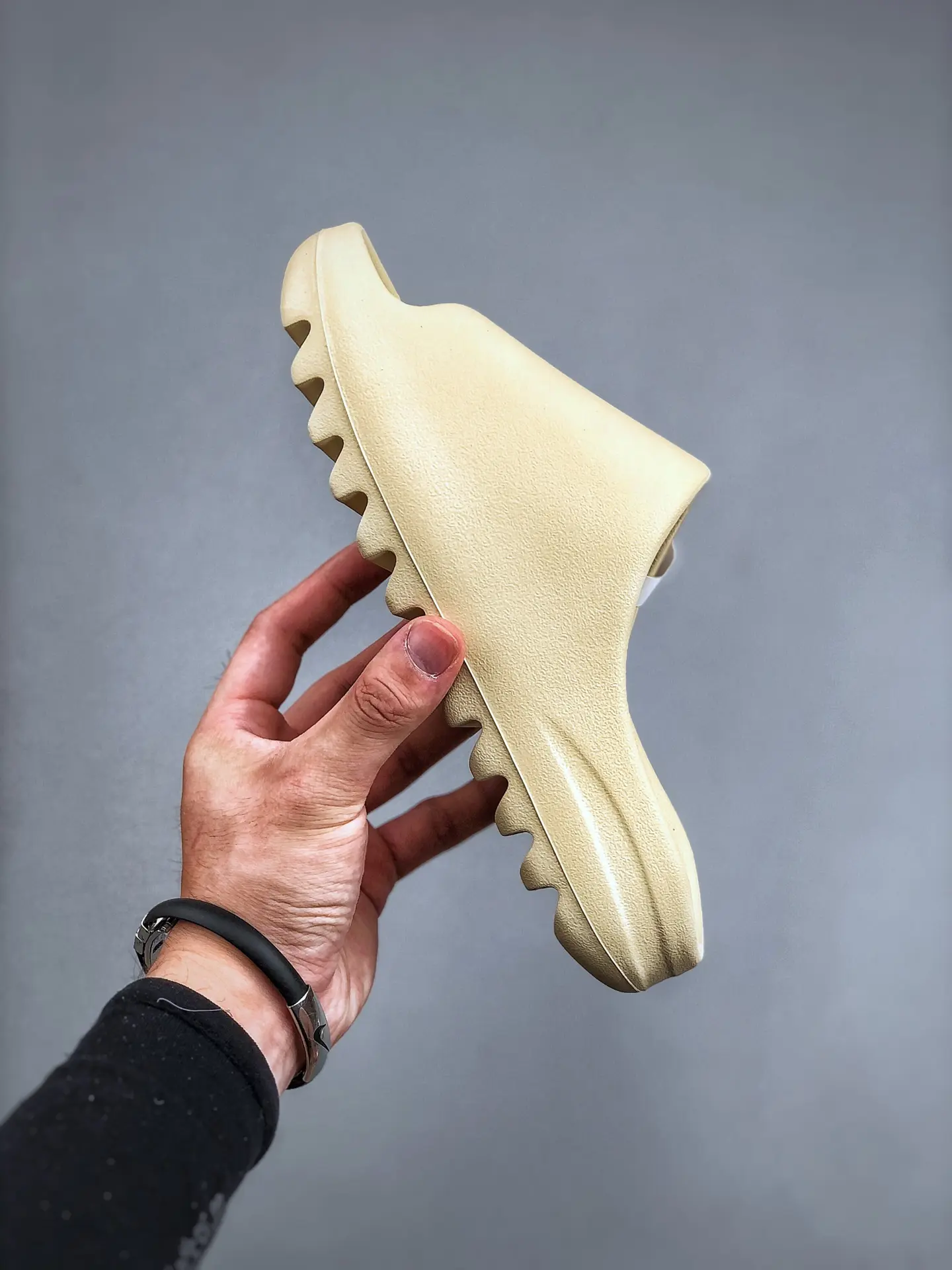 Yeezy Slide Bone 2022 - A Comprehensive Review of the Replica Version | YtaYta