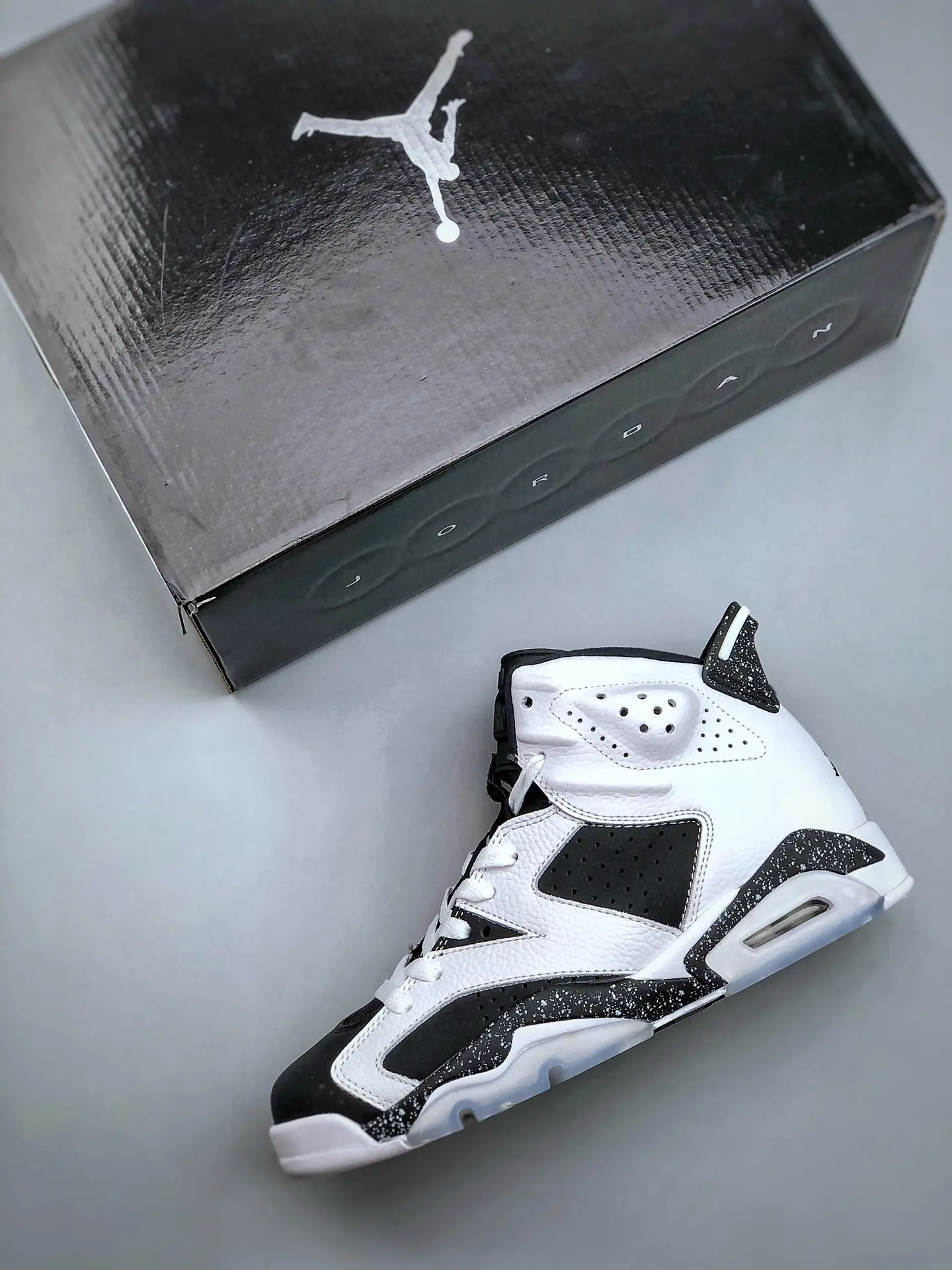 Replica Air Jordan 6 Retro 'Oreo' Sneakers - A Detailed Look | YtaYta