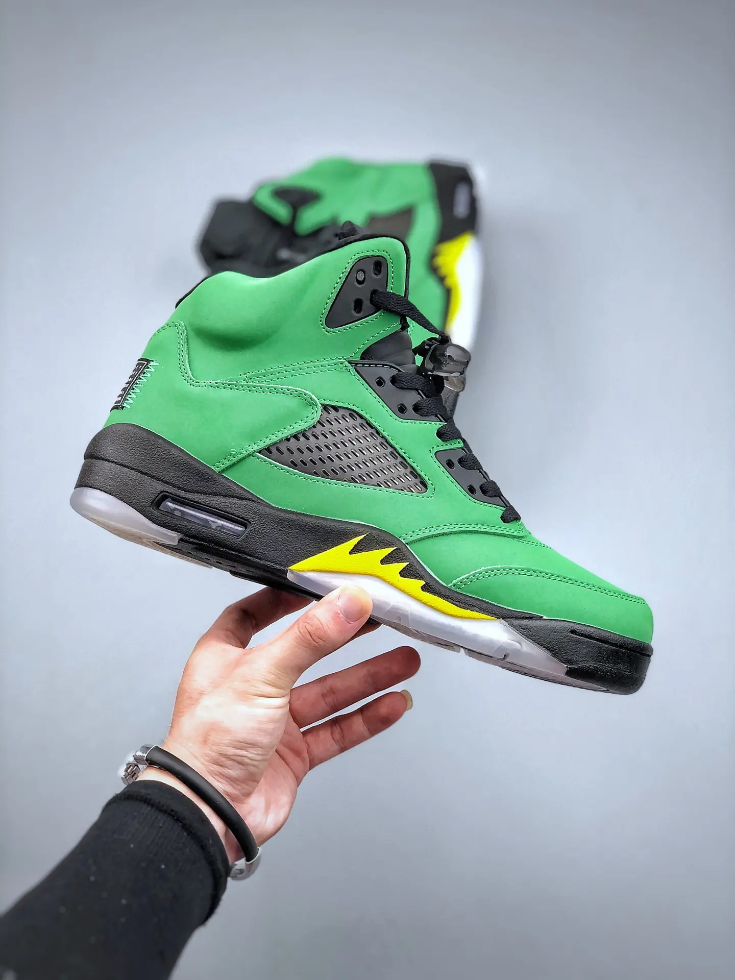 The Bold Appeal of Replica Air Jordan 5 Retro SE Oregon in Apple Green | YtaYta