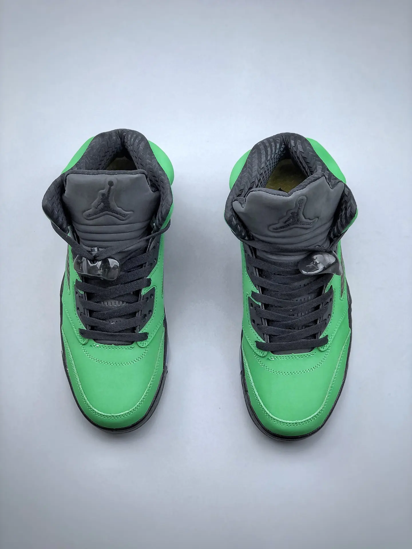 The Bold Appeal of Replica Air Jordan 5 Retro SE Oregon in Apple Green | YtaYta