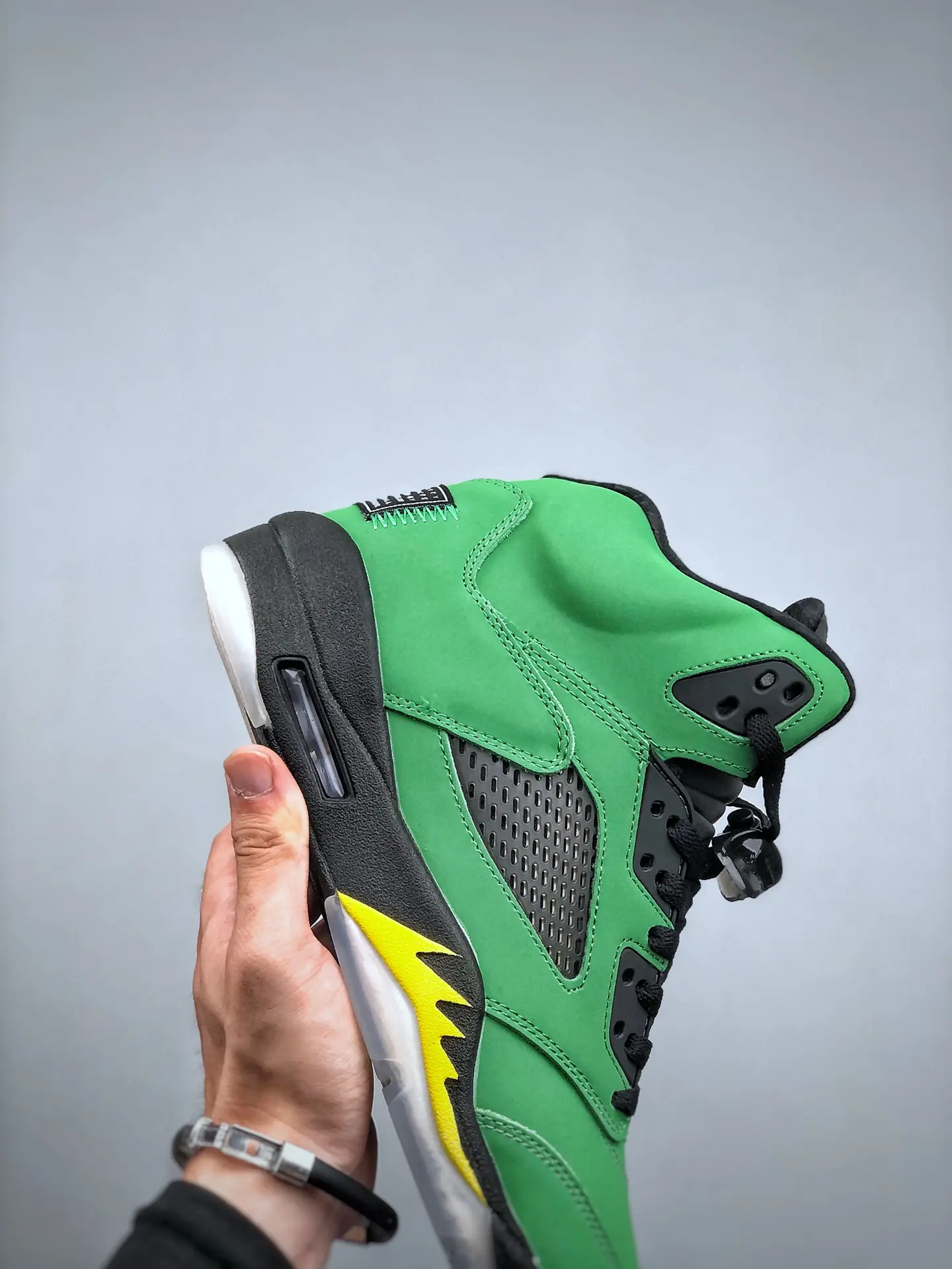 The Bold Appeal of Replica Air Jordan 5 Retro SE Oregon in Apple Green | YtaYta