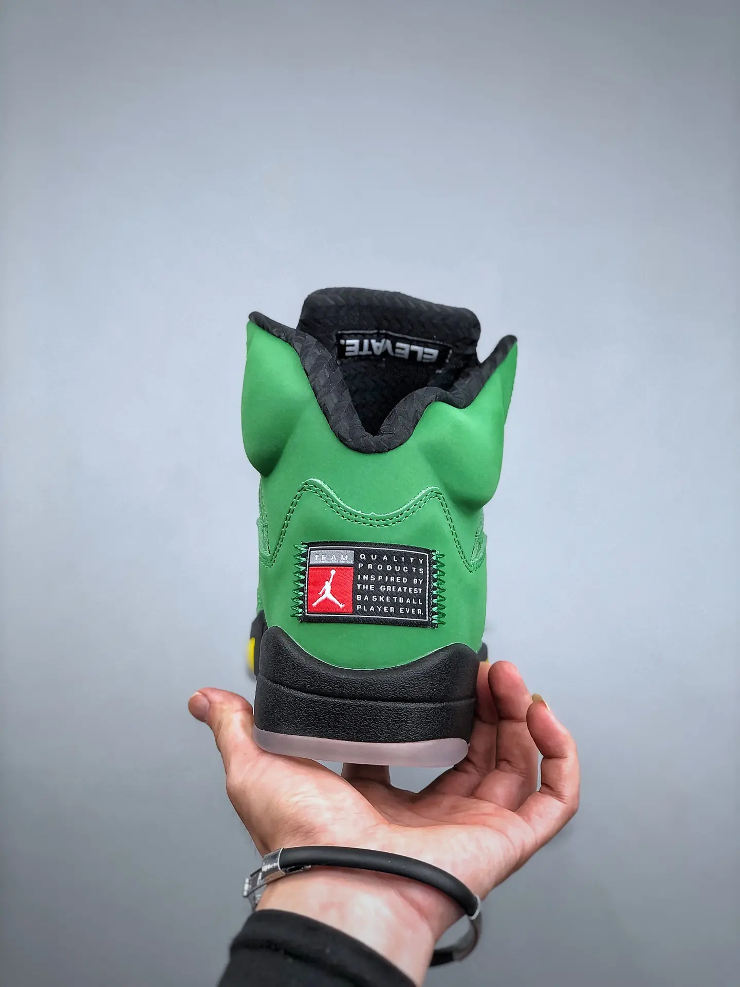 The Bold Appeal of Replica Air Jordan 5 Retro SE Oregon in Apple Green | YtaYta