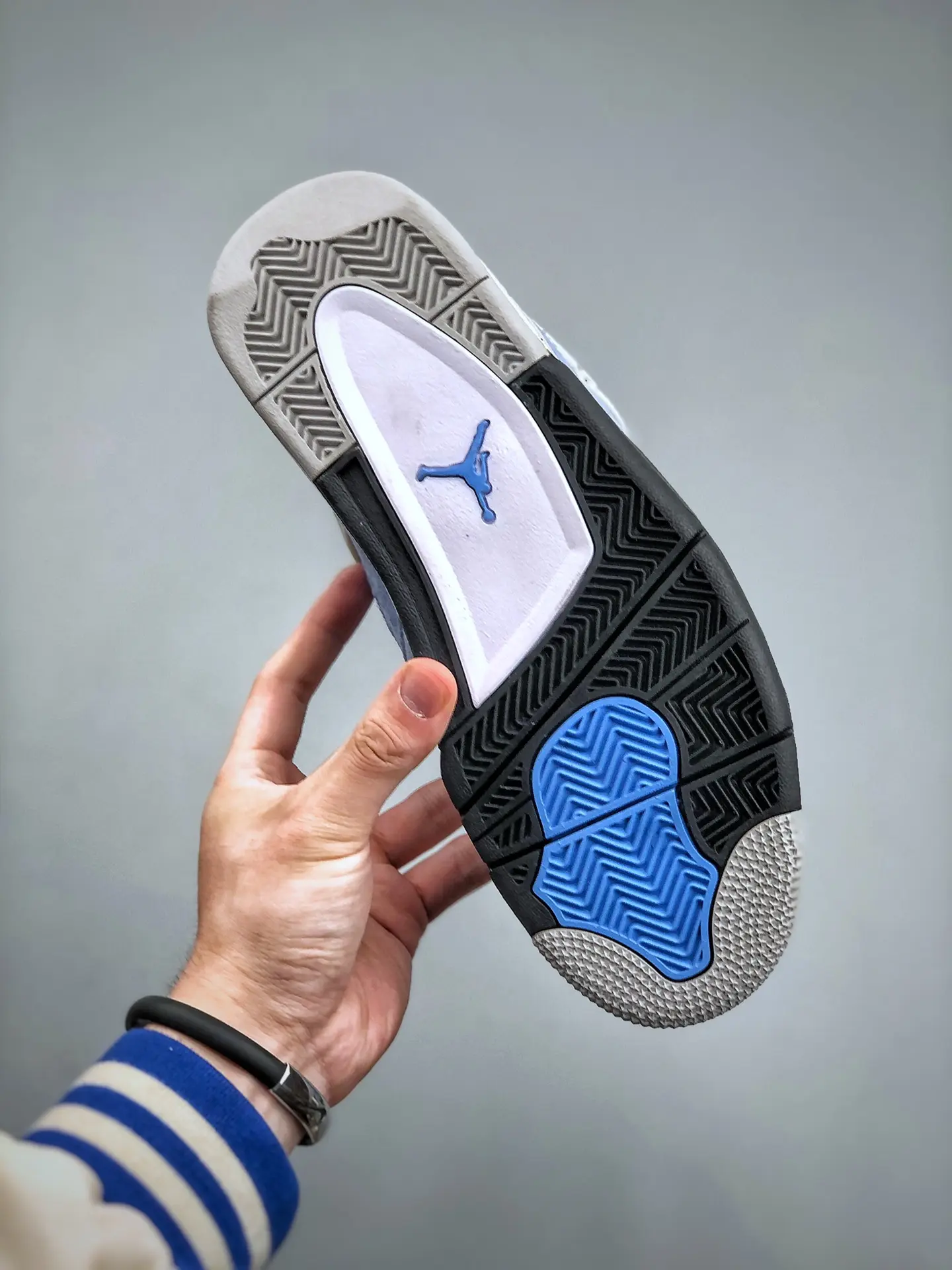 Replica Air Jordan 4 Retro “University Blue” Sneakers for Sale in Los Angeles | YtaYta