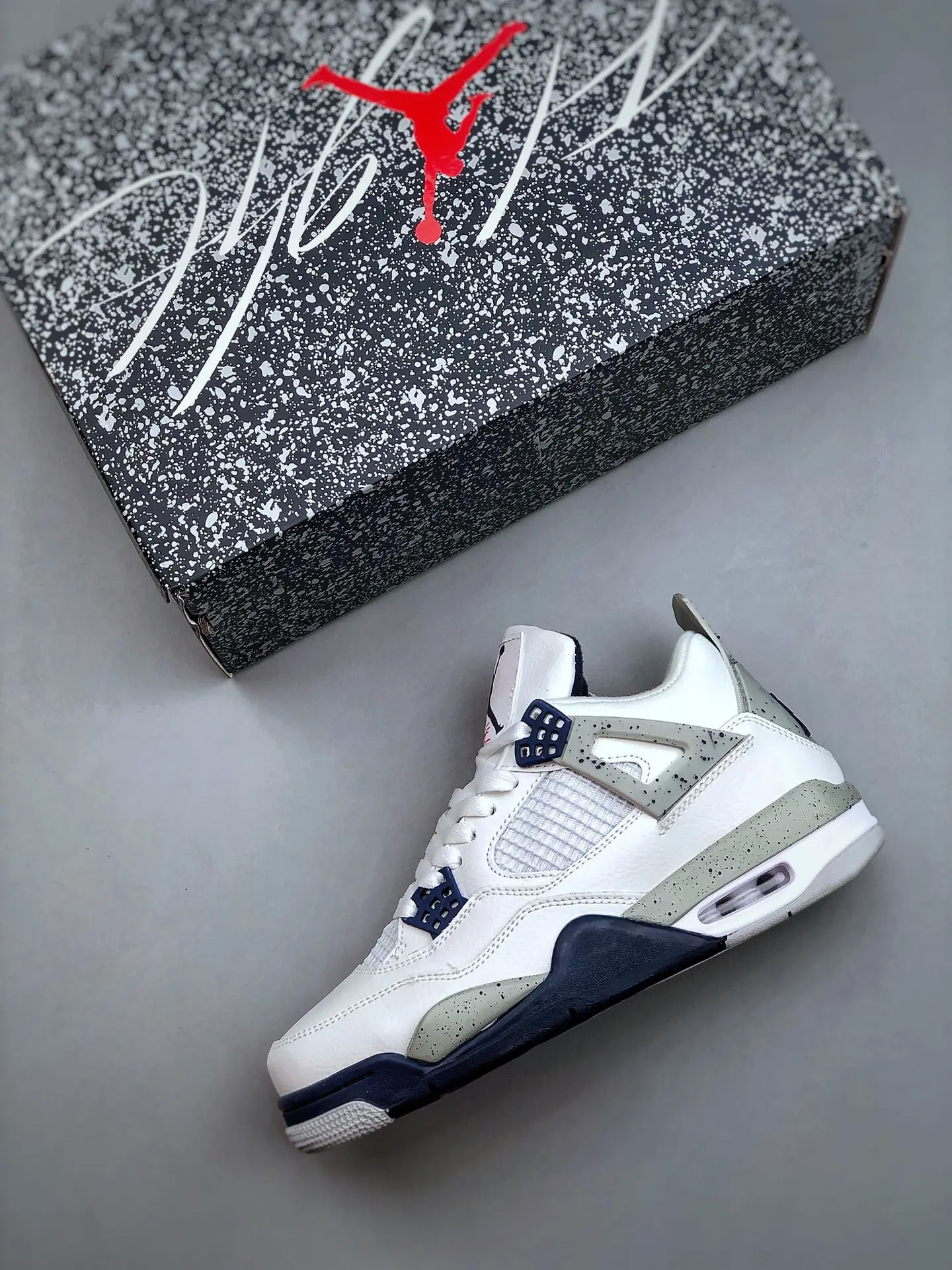 Air Jordan 4 Retro Midnight Navy Replica: Quality and Style Unveiled | YtaYta