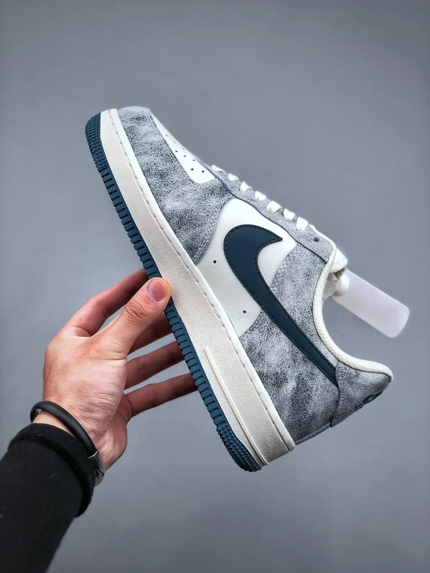 The Comprehensive Guide to Replica Nike Air Force 1 Sneakers: Styles, Pros, and Cons | YtaYta