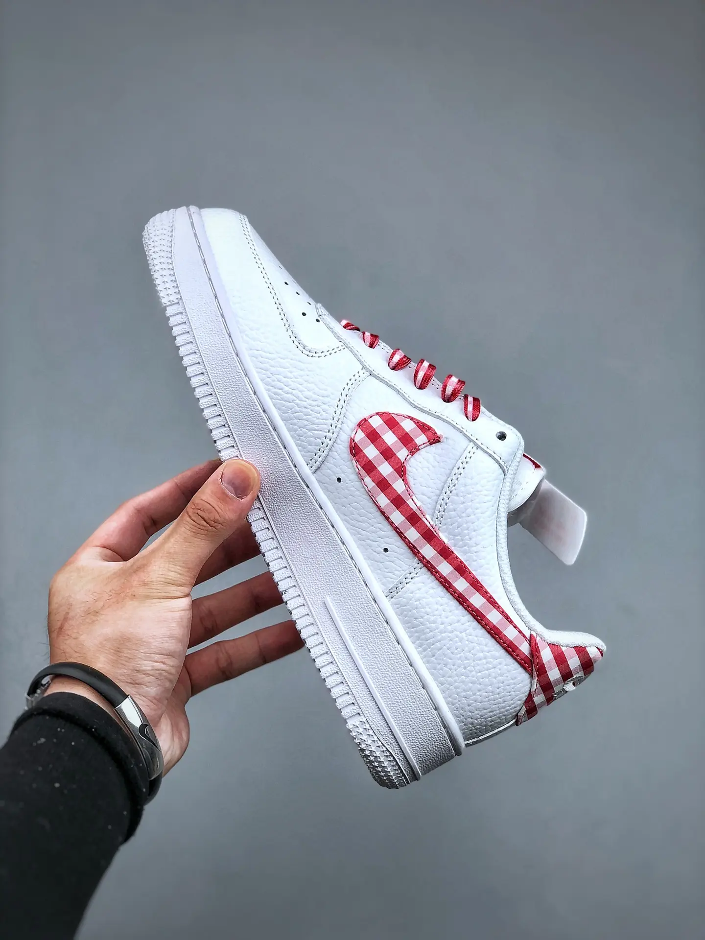 Unveiling the Nike Air Force 1 Low Supreme White: A Comprehensive Guide | YtaYta