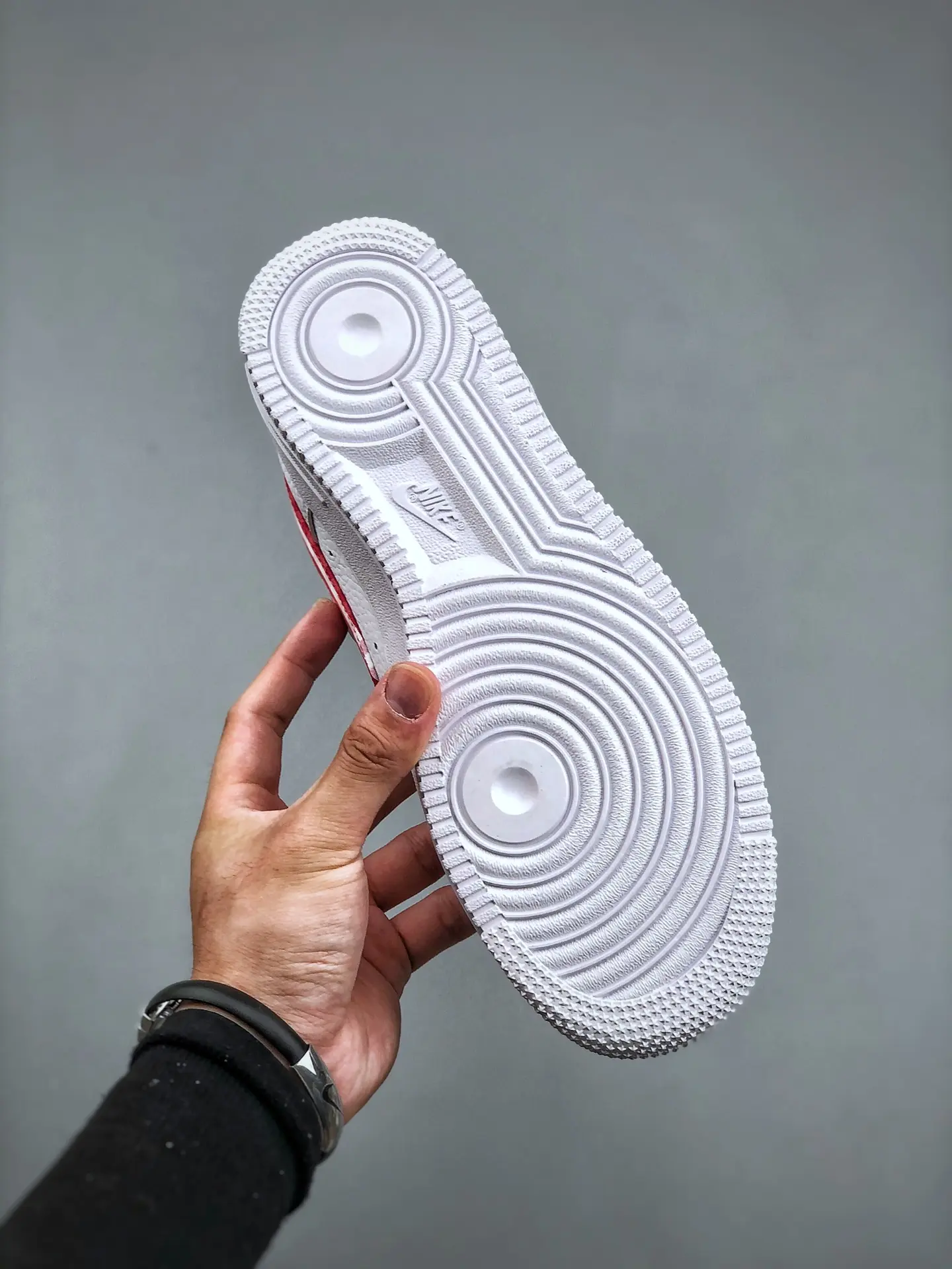 Unveiling the Nike Air Force 1 Low Supreme White: A Comprehensive Guide | YtaYta