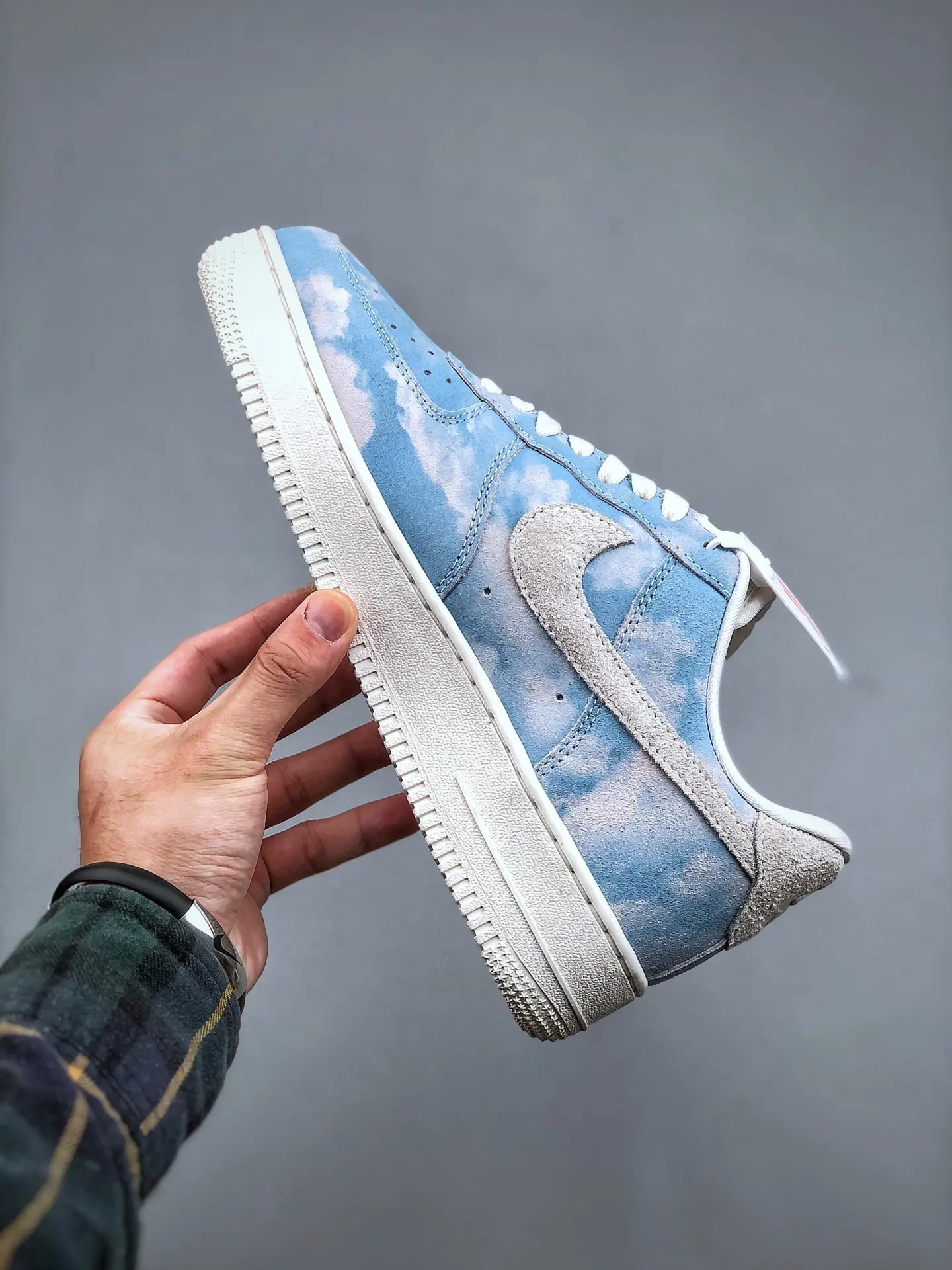 Discover the Perfect Replica: Nike Air Force 1 '07 SE Clouds in Blue | YtaYta