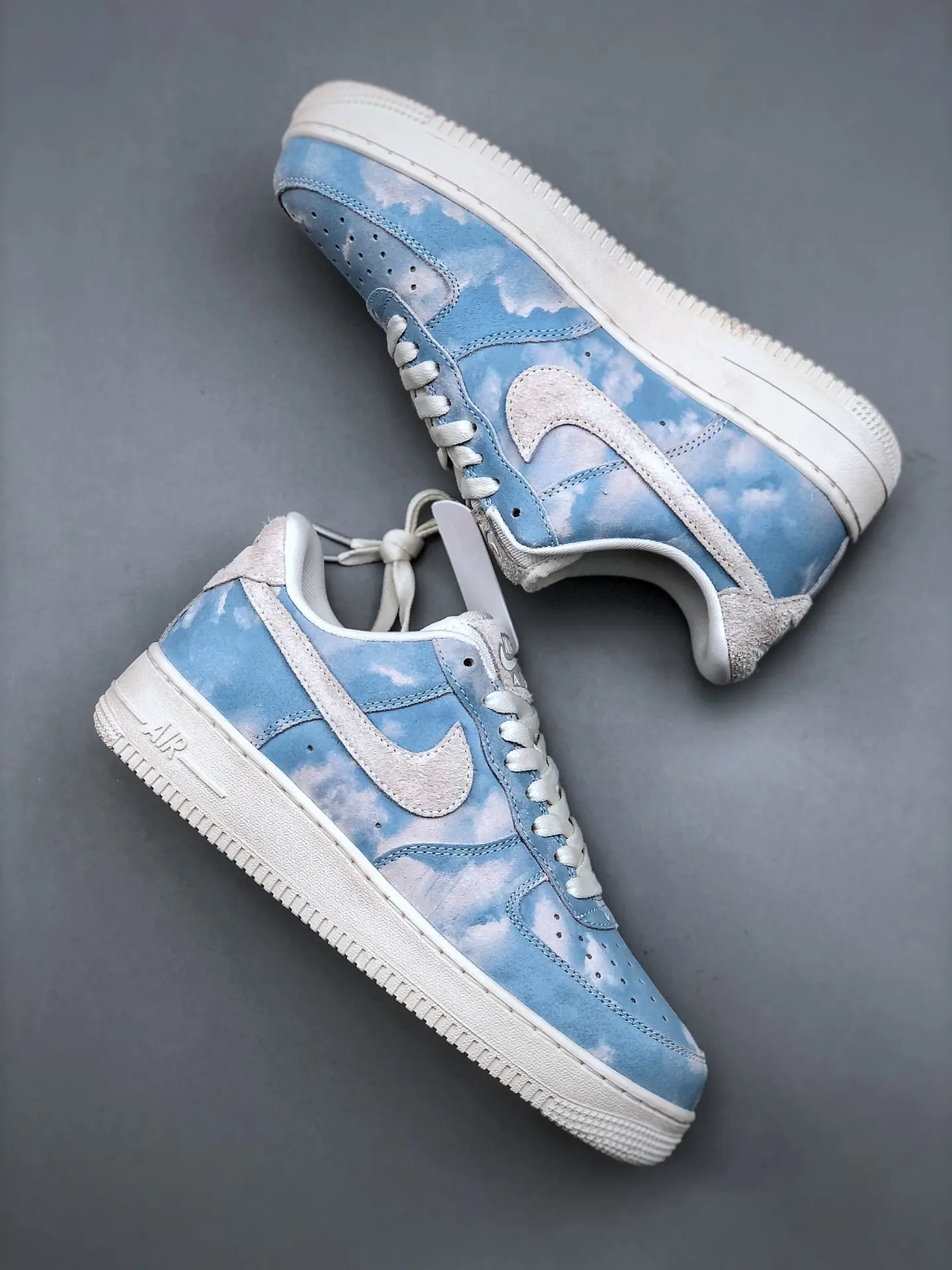 Discover the Perfect Replica: Nike Air Force 1 '07 SE Clouds in Blue | YtaYta