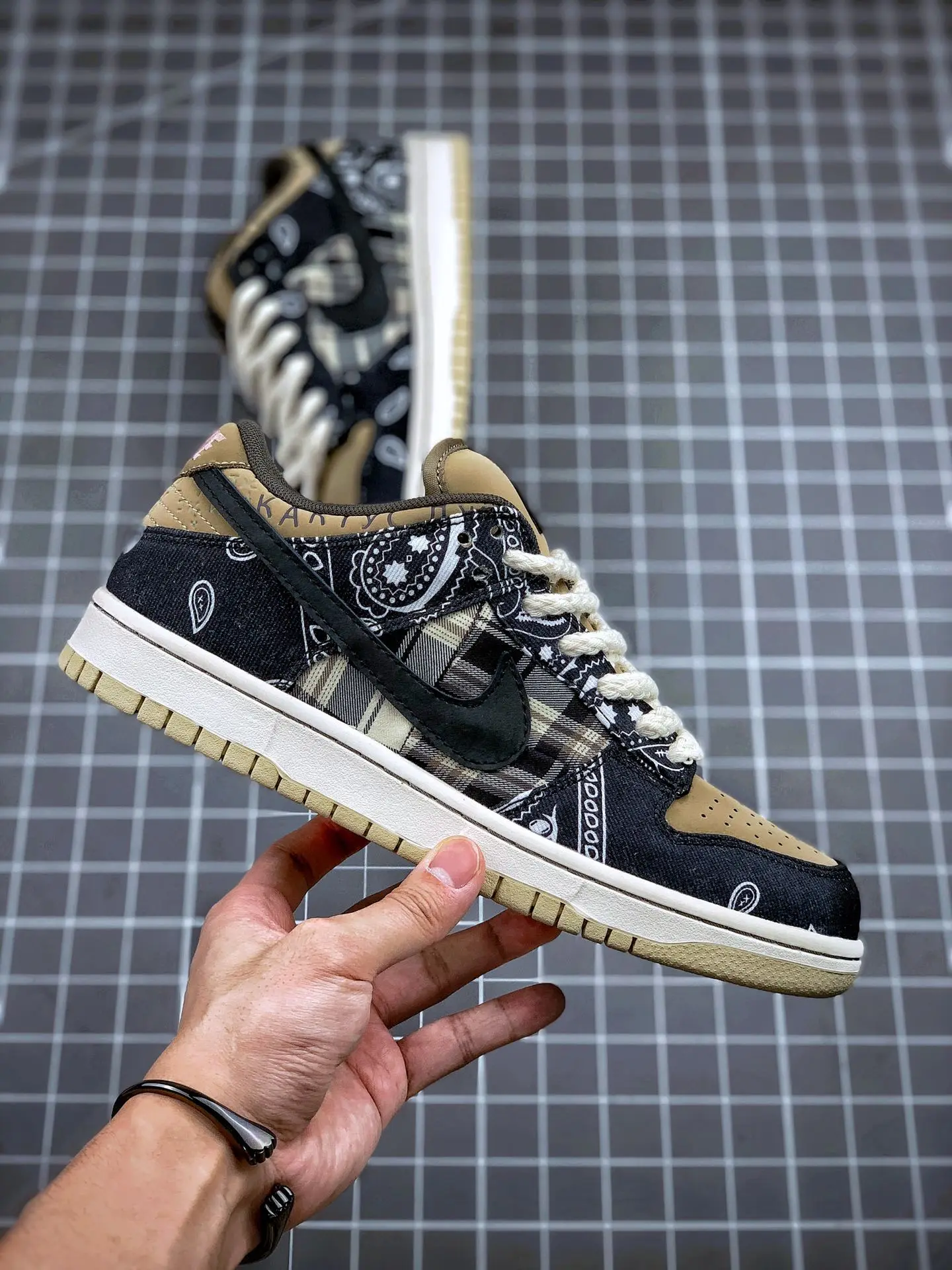 Travis Scott x Nike SB Dunk Low PRM QS - Brown (Replica vs Original) | YtaYta