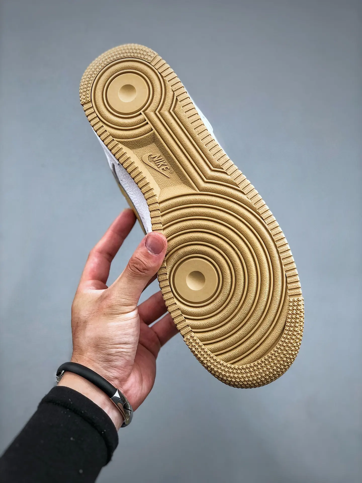 Nike Air Force 1 Replica Shoes in White and Gold: A Comprehensive Guide | YtaYta