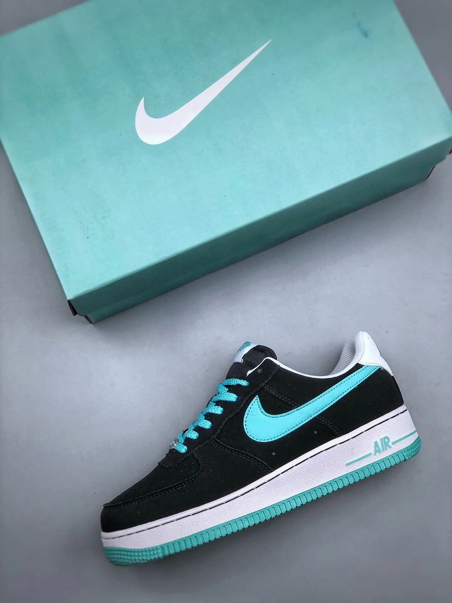 Unveiling the Replica Nike Air Force 1 Low 'Green Glow': A Deep Dive | YtaYta