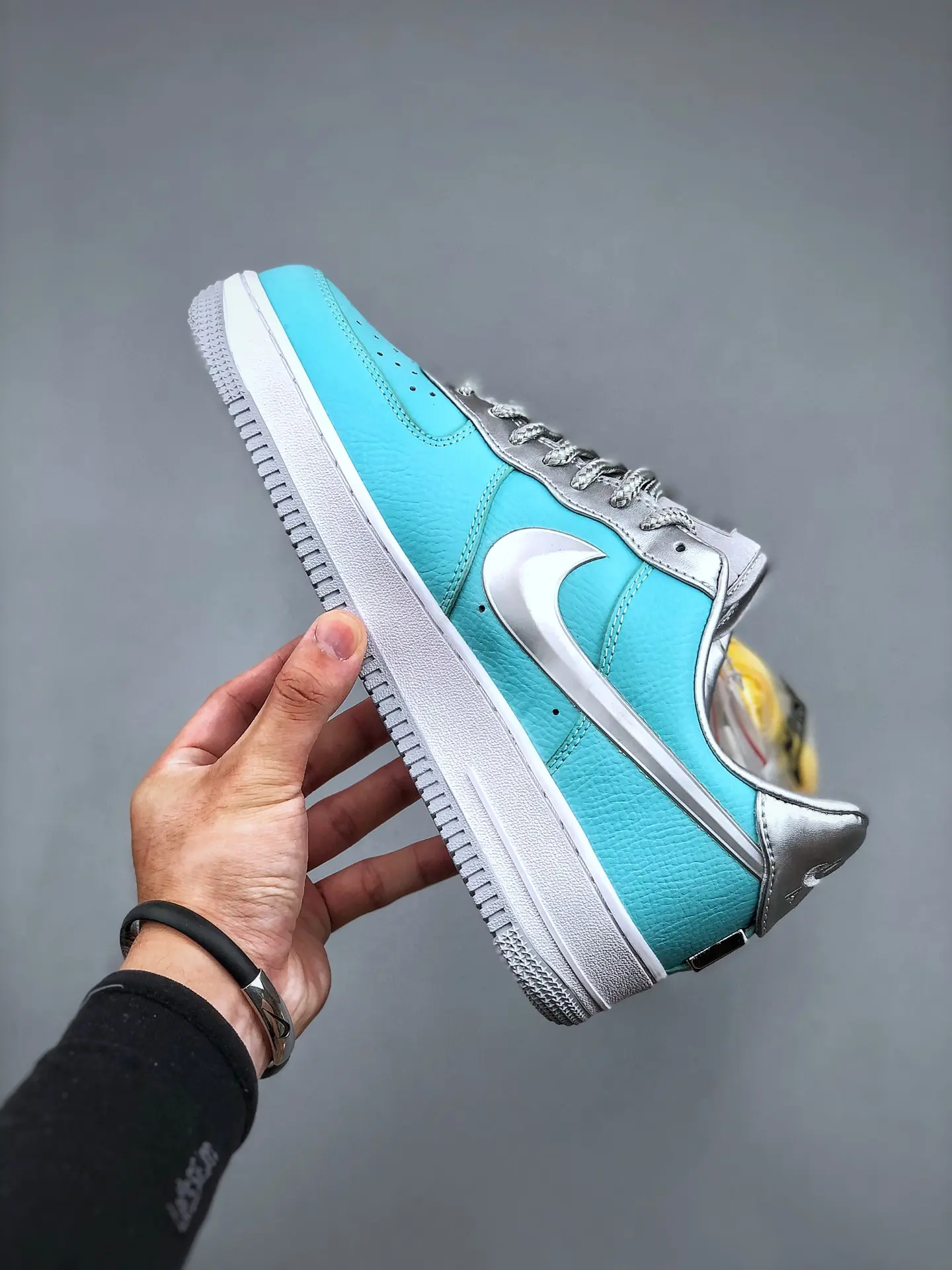 The Allure of Replica Nike Air Force 1s: Sky Blue and Silver Edition | YtaYta