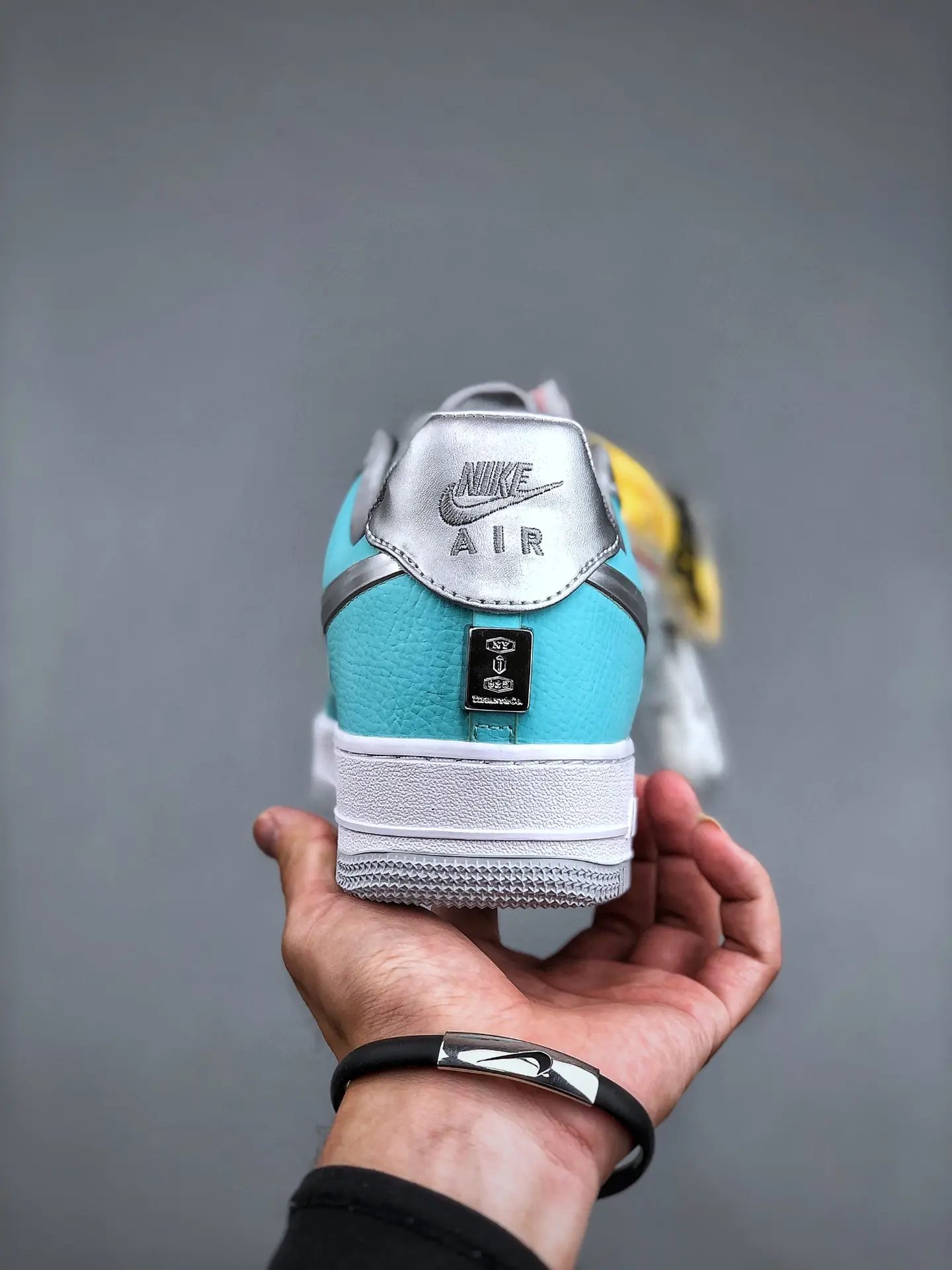 The Allure of Replica Nike Air Force 1s: Sky Blue and Silver Edition | YtaYta