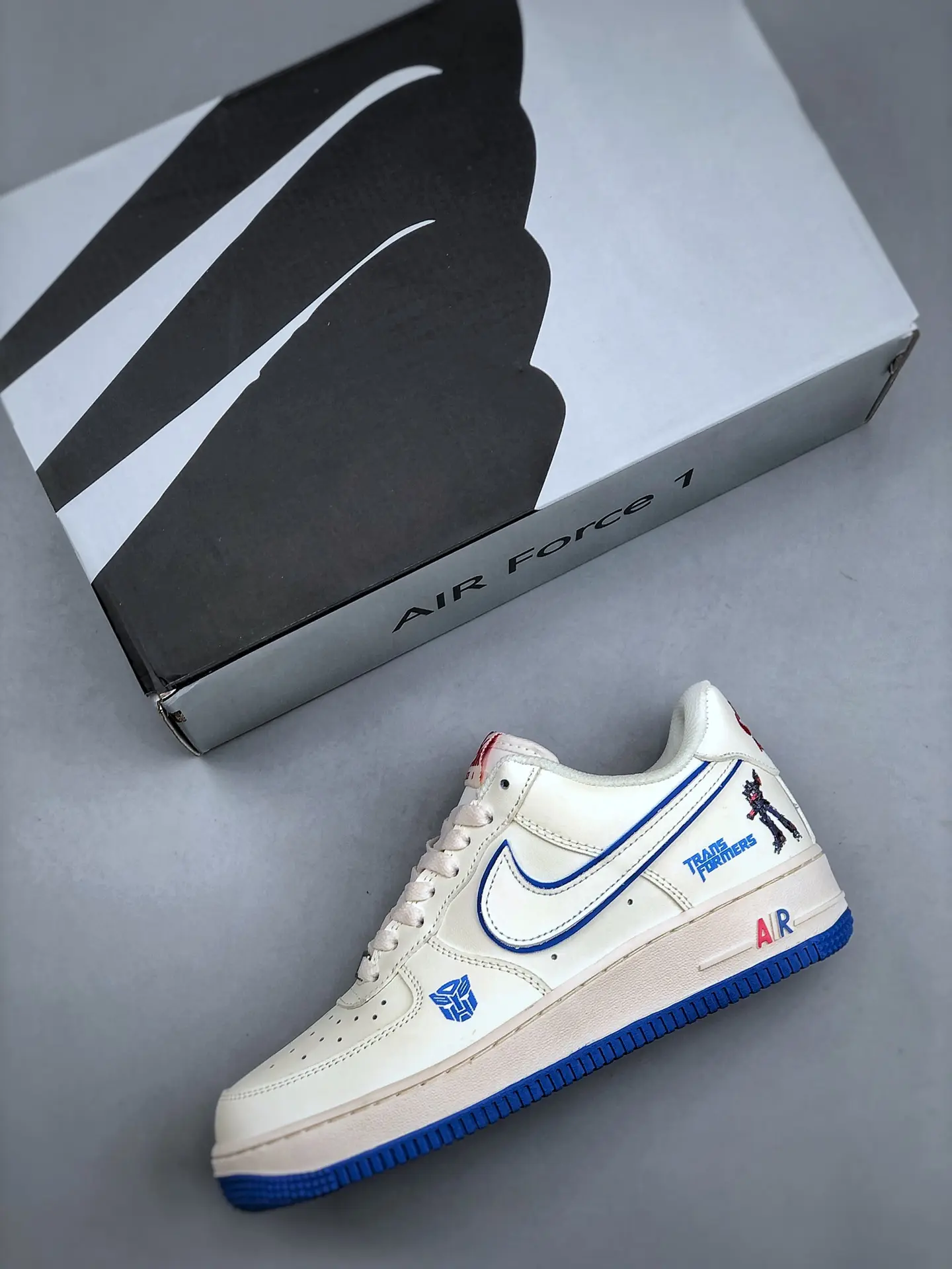 Nike Air Force 1 Low White Blue Red Replica: A Comprehensive Review | YtaYta