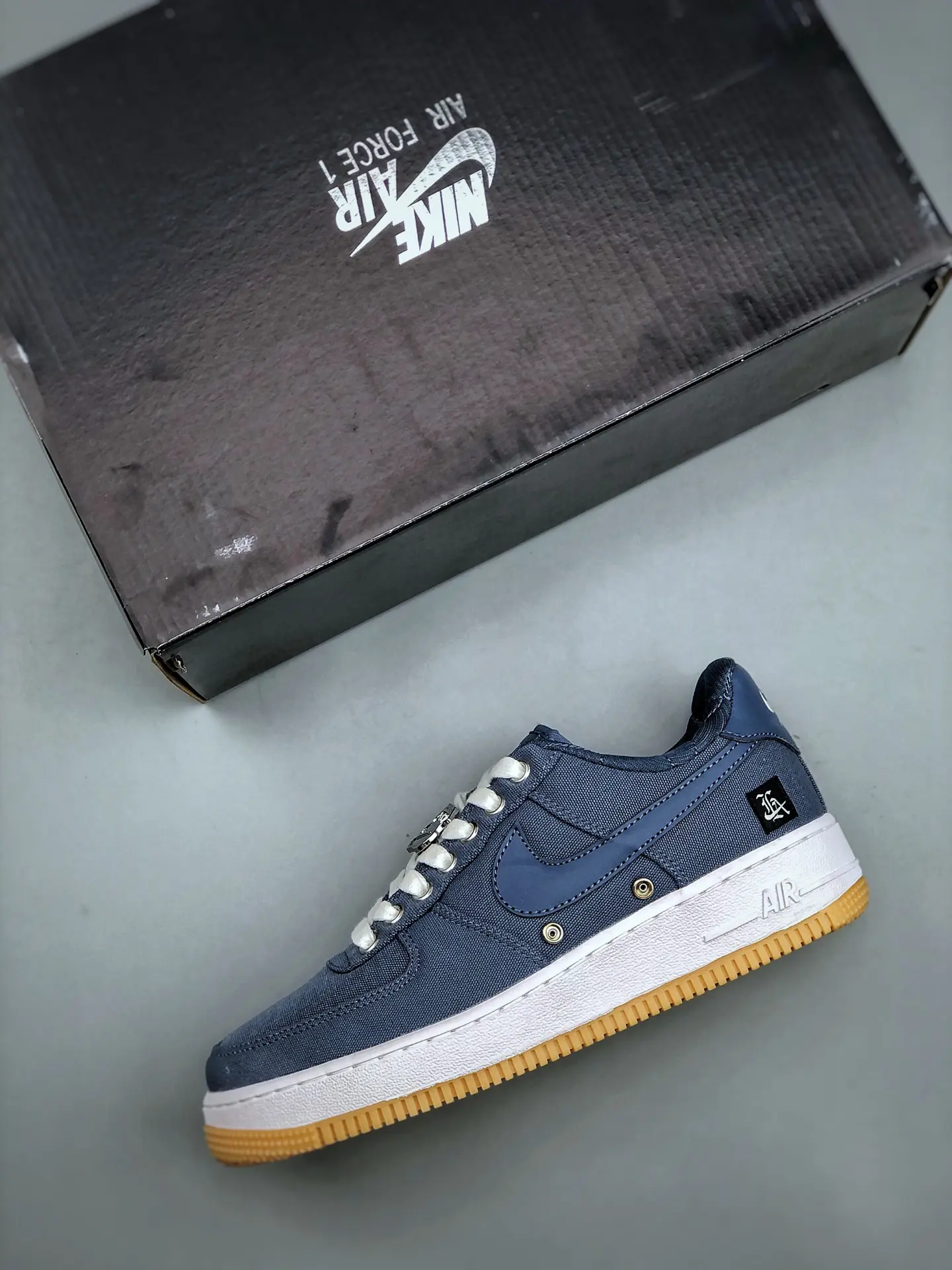 Replica Nike Air Force 1 LV8 Big Kids' Shoes in Blue | YtaYta