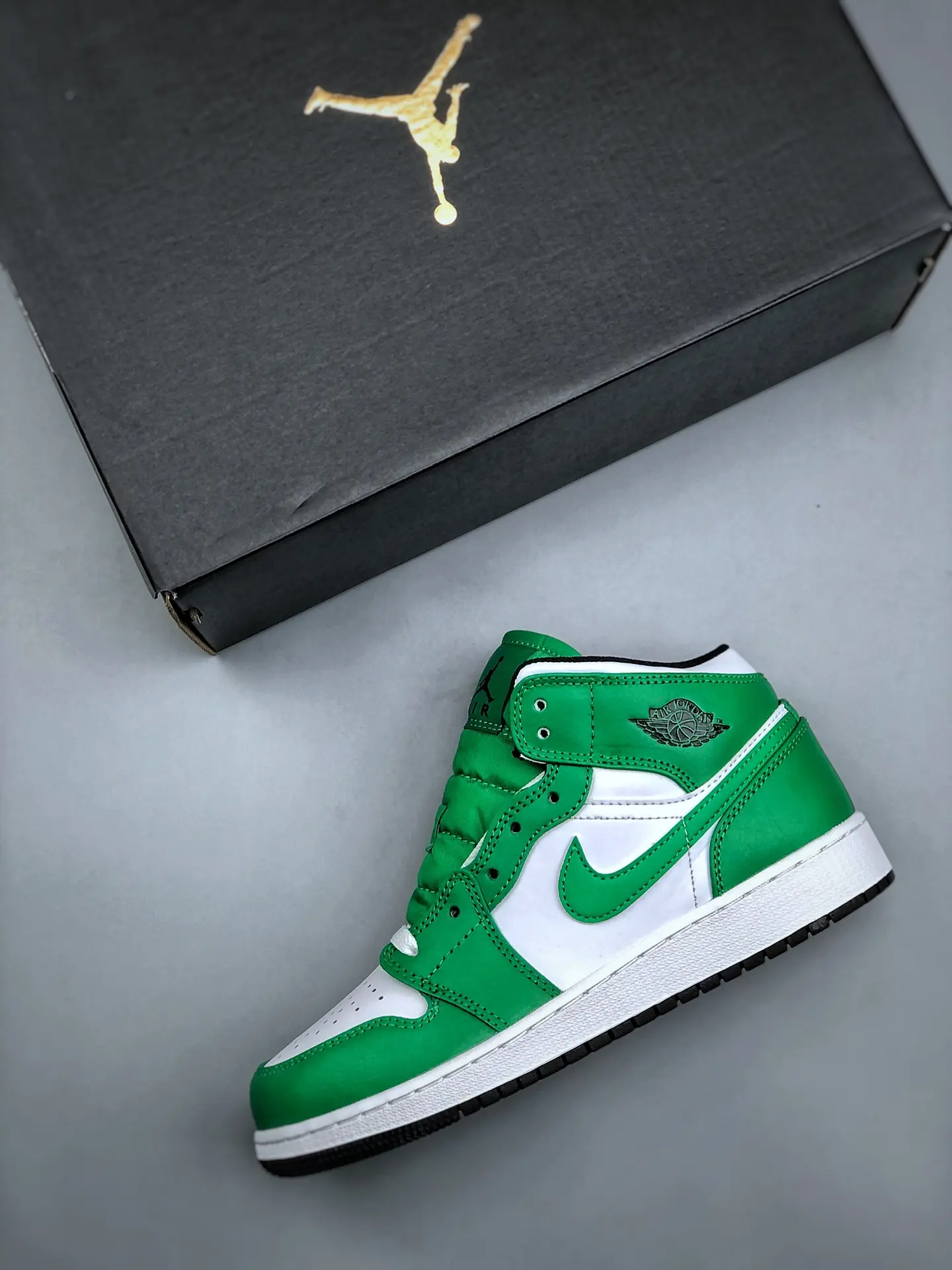 Jordan Nike Air 1 Mid Men's Lucky Green - A Closer Look | YtaYta