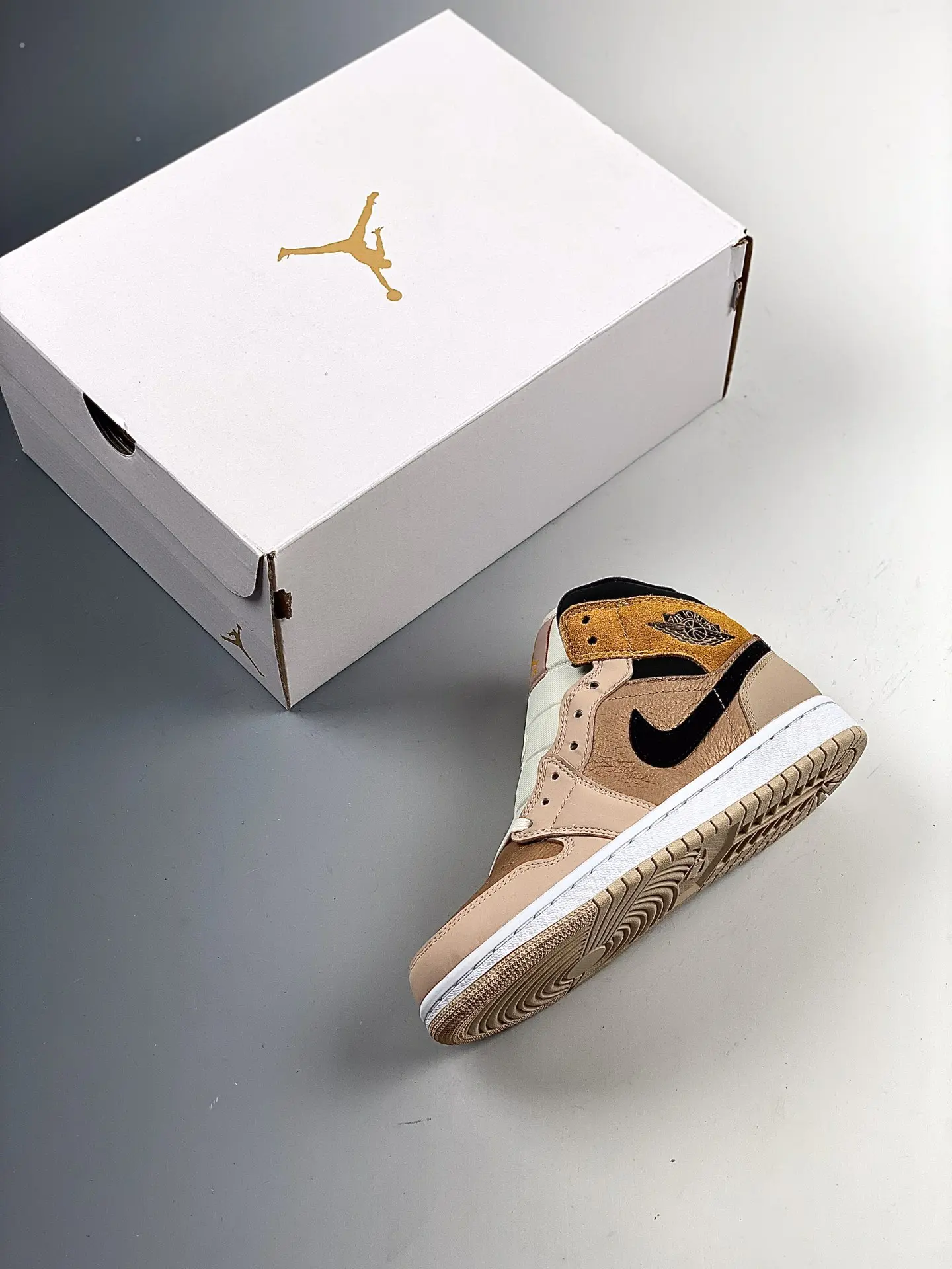 Air Jordan 1 Mid SE Particle Beige Replica: A Detailed Review | YtaYta